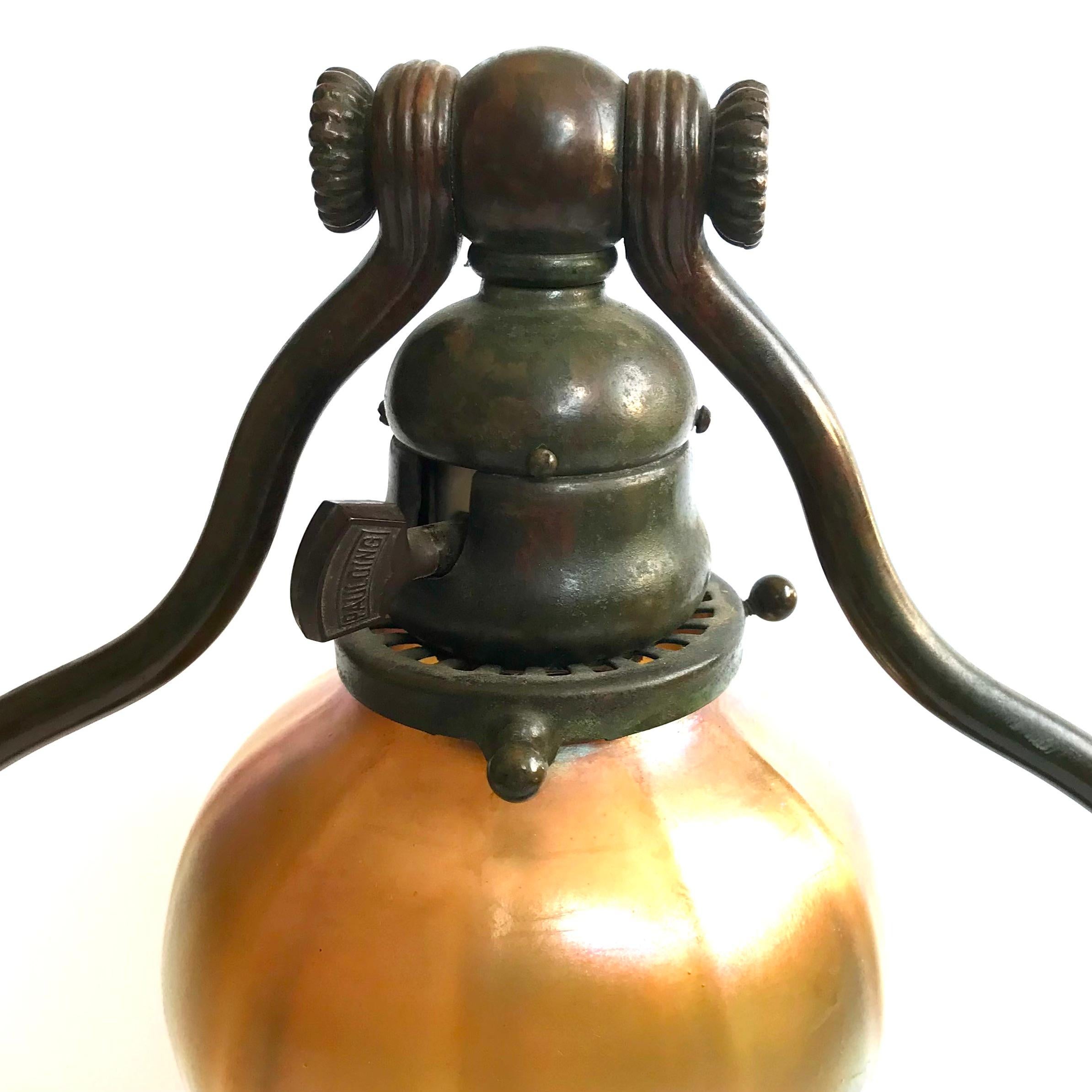 Tiffany Studios Bronze And favrile Harp Table lamp In Good Condition For Sale In Dallas, TX