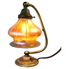 Tiffany Studios Bronze- und Favrile-Tischlampe