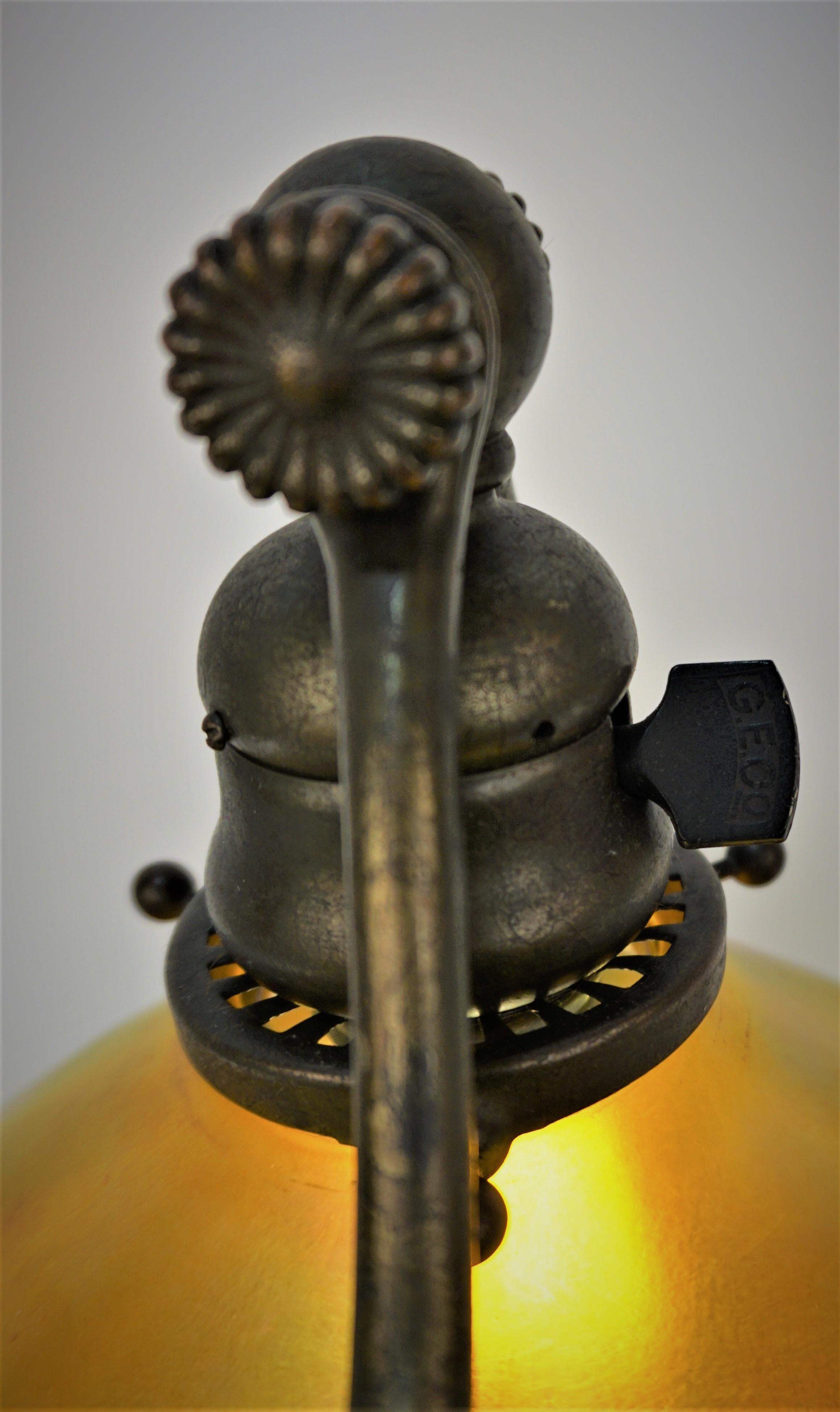 Lampe de bureau à harpe en bronze Tiffany Studios en vente 2