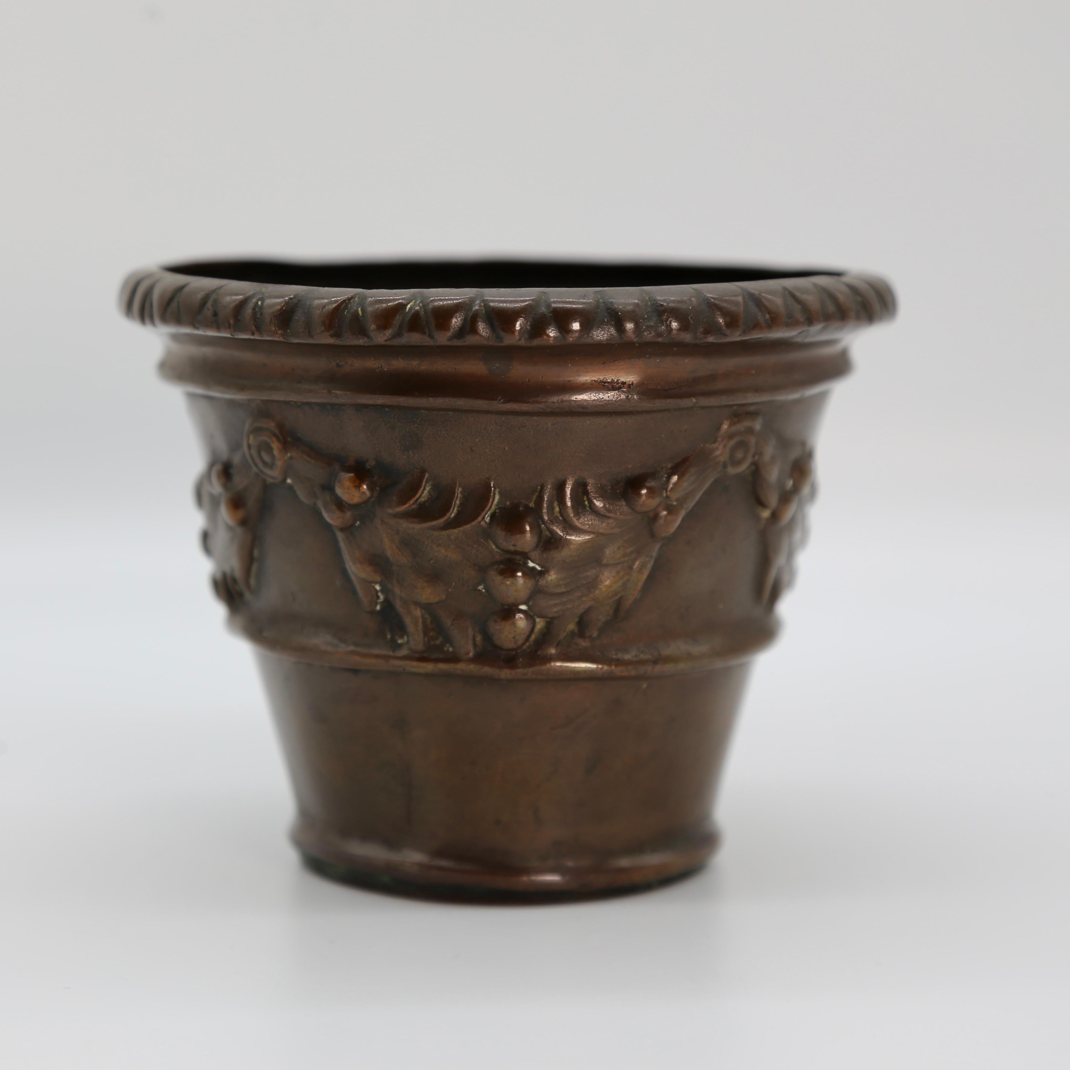 Seltene, sehr schöne Tiffany Studios Urne im klassischen römischen Stil.  Hergestellt ca. 1908 als Teil der Serie 