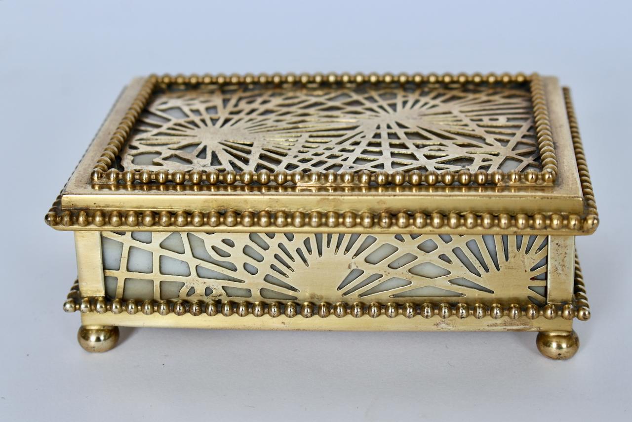 Tiffany Studios Bronze Pine Needle & Glass Lidded Box Circa 1900 In Good Condition In Bainbridge, NY