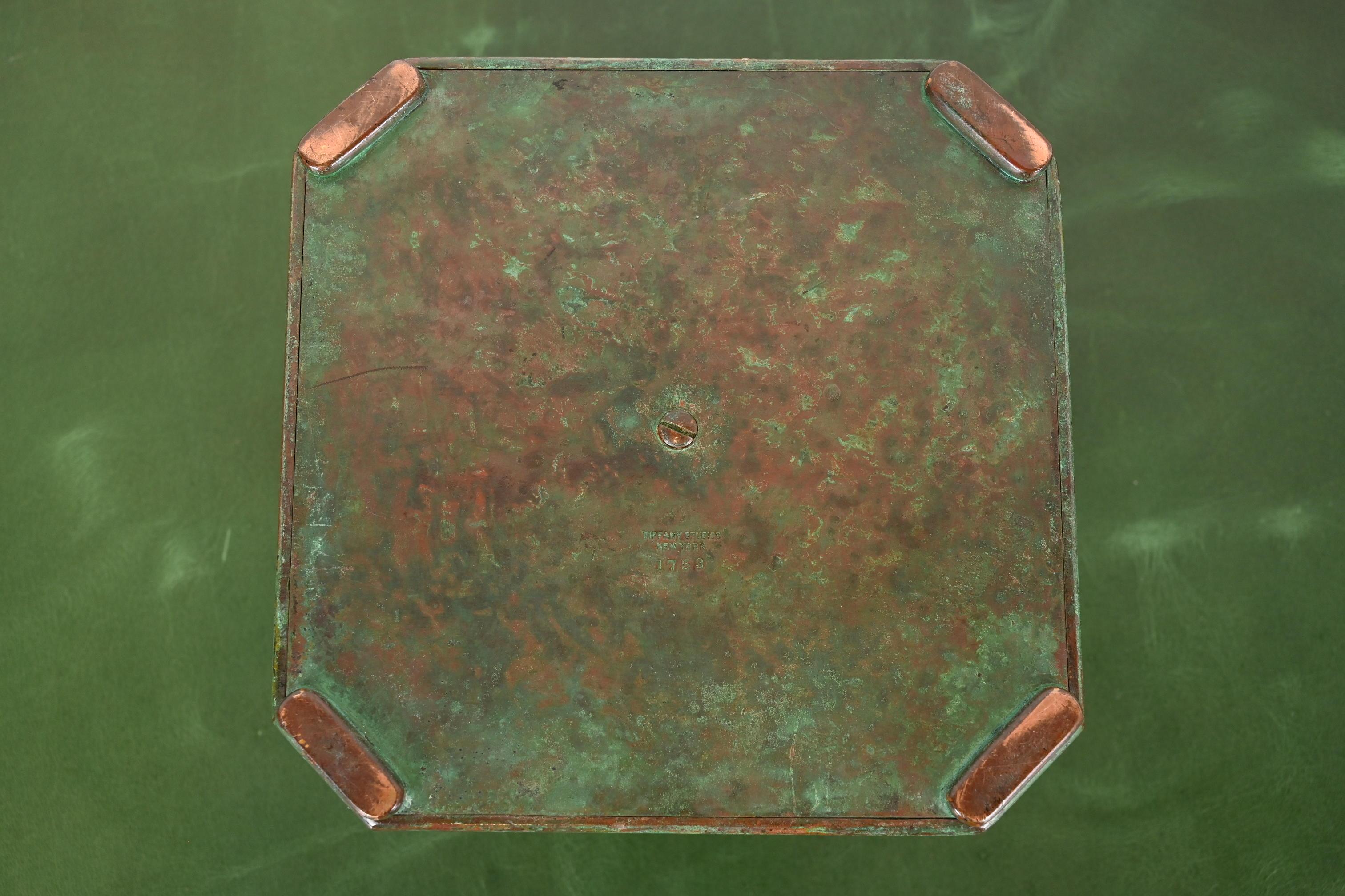 Calamaio in bronzo con motivo cinese di Tiffany Studios in vendita 5