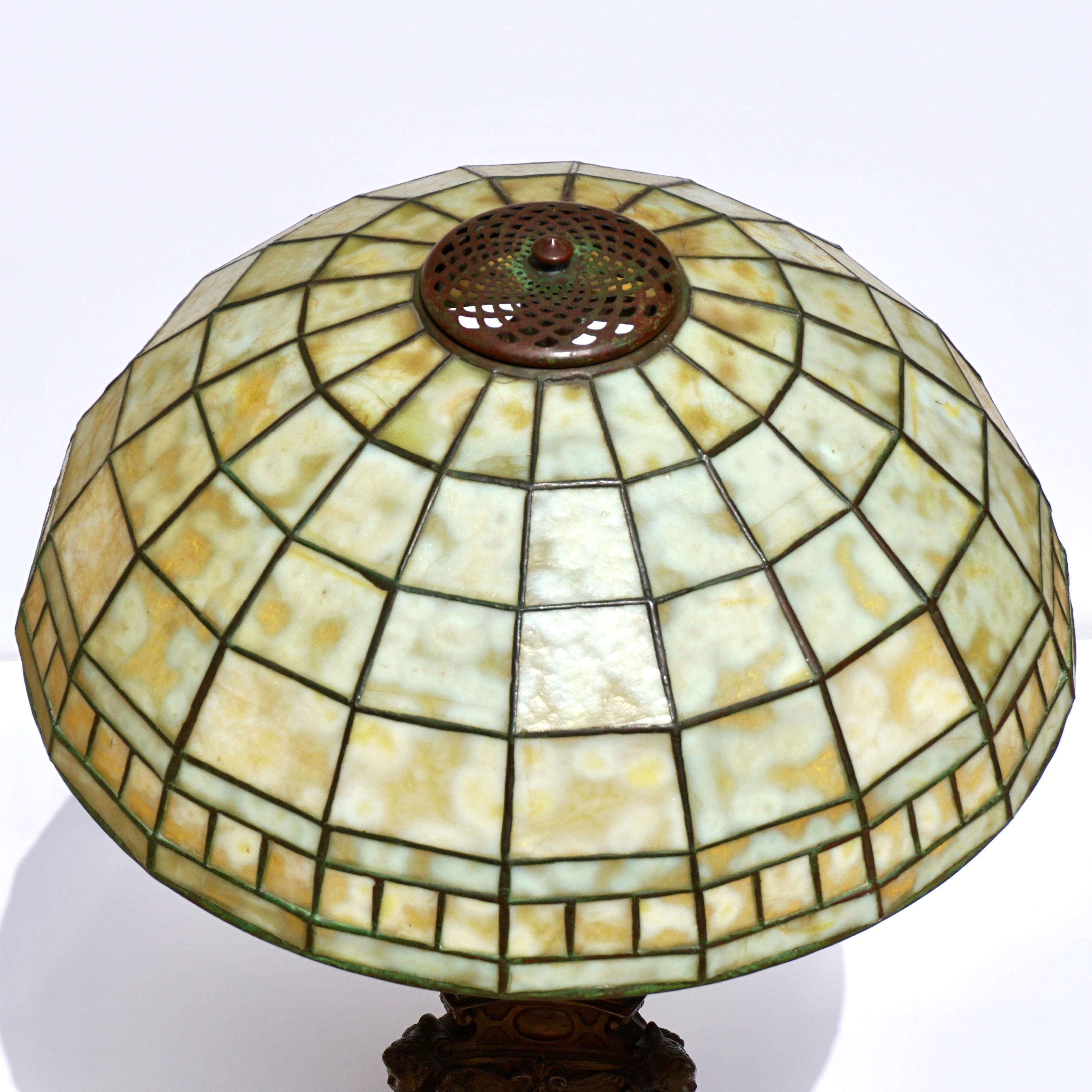 Tiffany Studios - Lampe de table coloniale Bon état - En vente à Dallas, TX