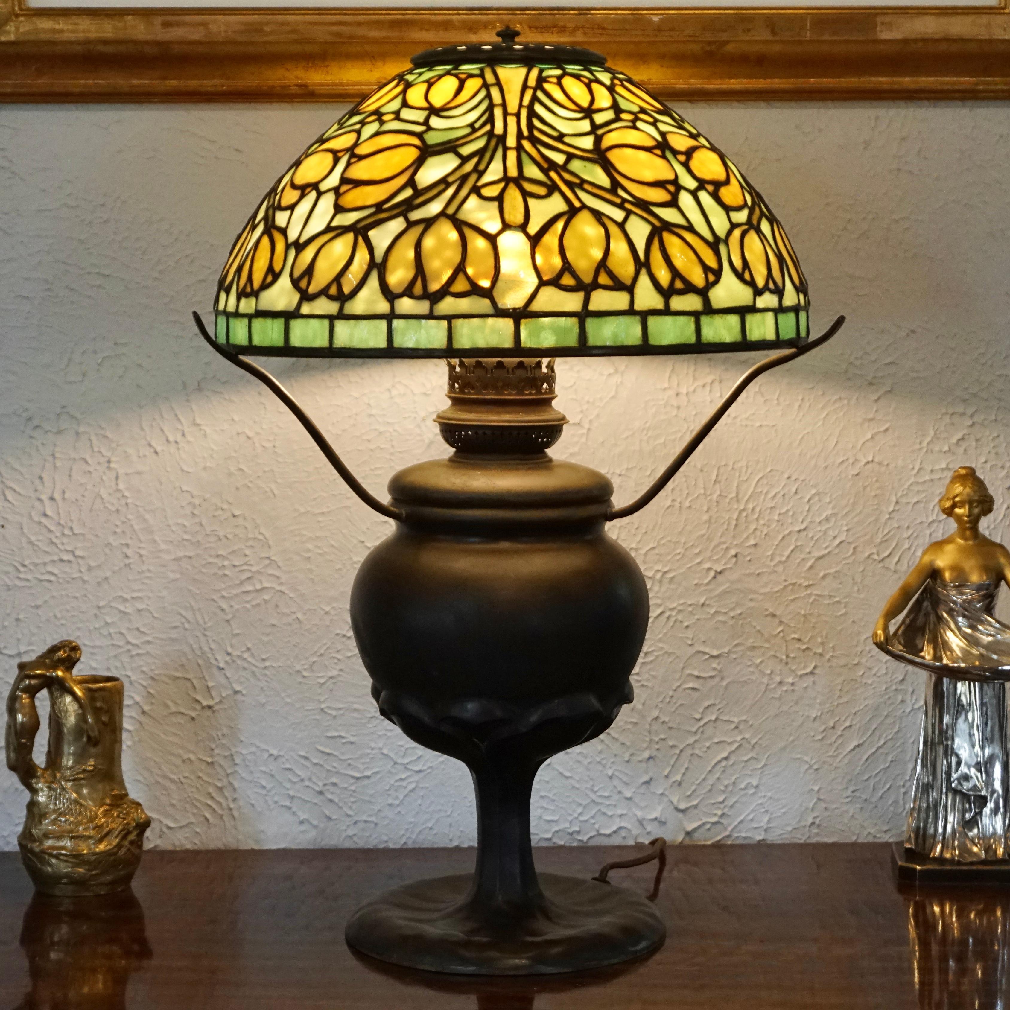 Tiffany Studios Crocus Table Lamp In Good Condition For Sale In Dallas, TX