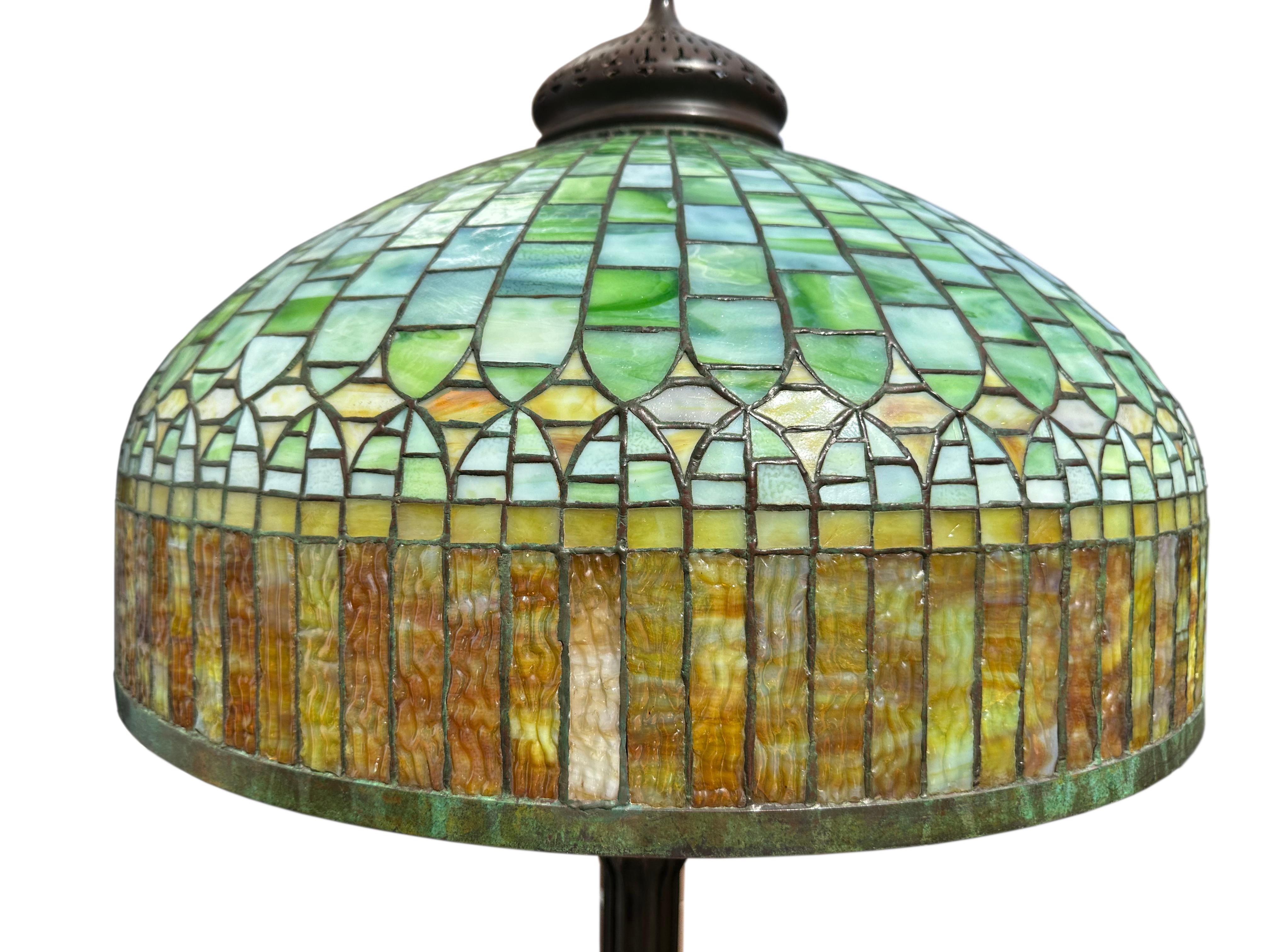 Tiffany Studios Stehlampe mit Vorhangbordüre 1899-1920 im Angebot 6