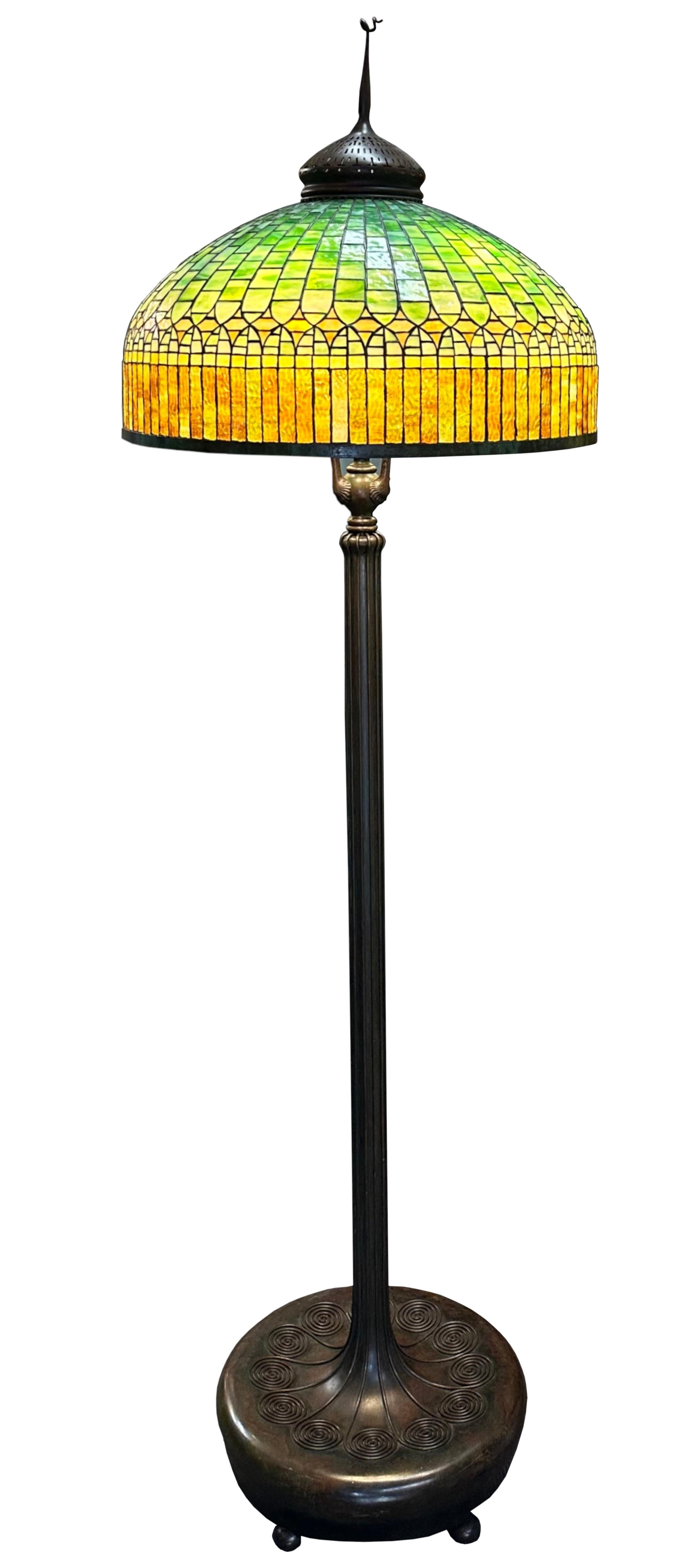 Tiffany Studios Stehlampe mit Vorhangbordüre 1899-1920 im Angebot 7