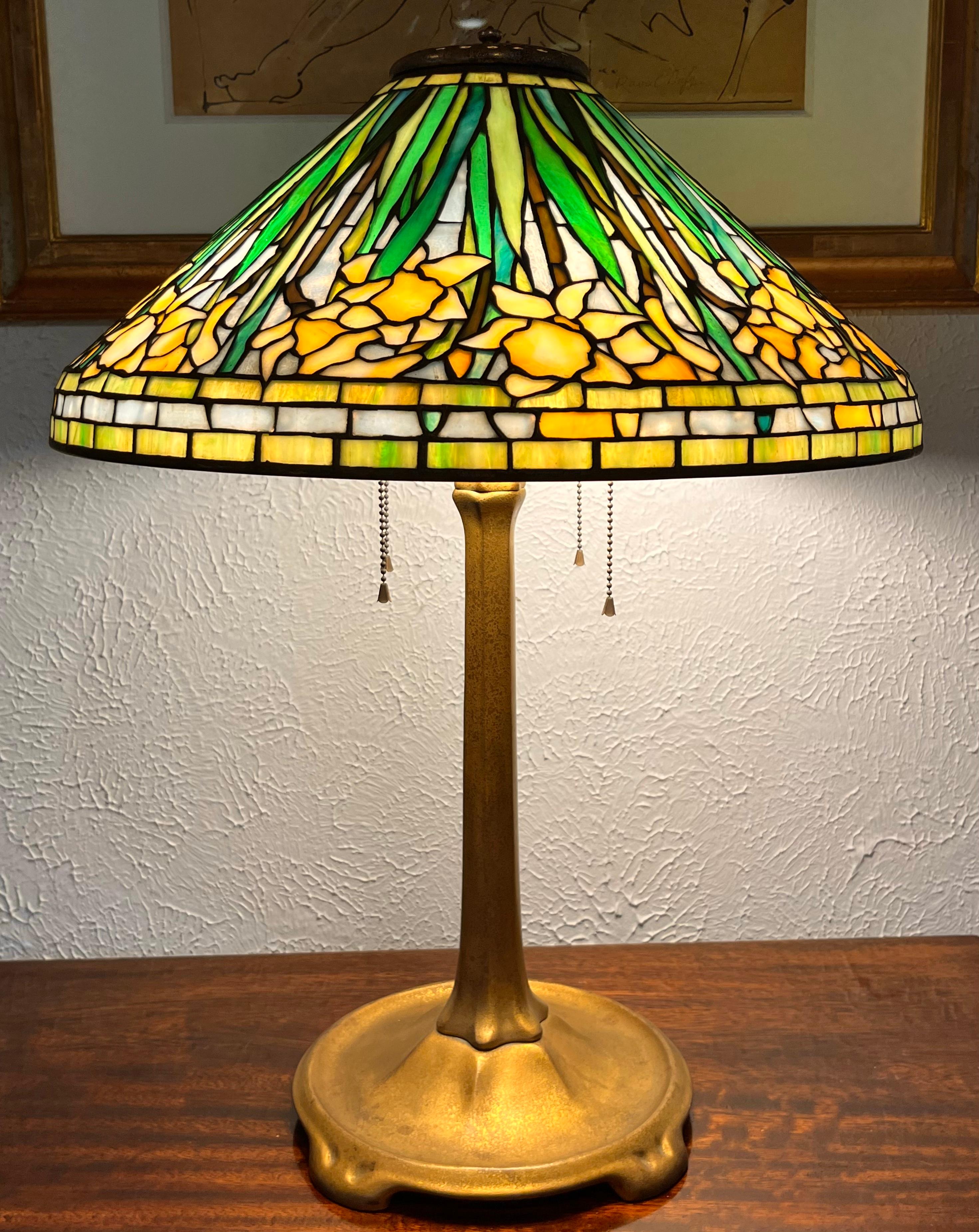 Art Nouveau Tiffany Studios Daffodil Table Lamp
