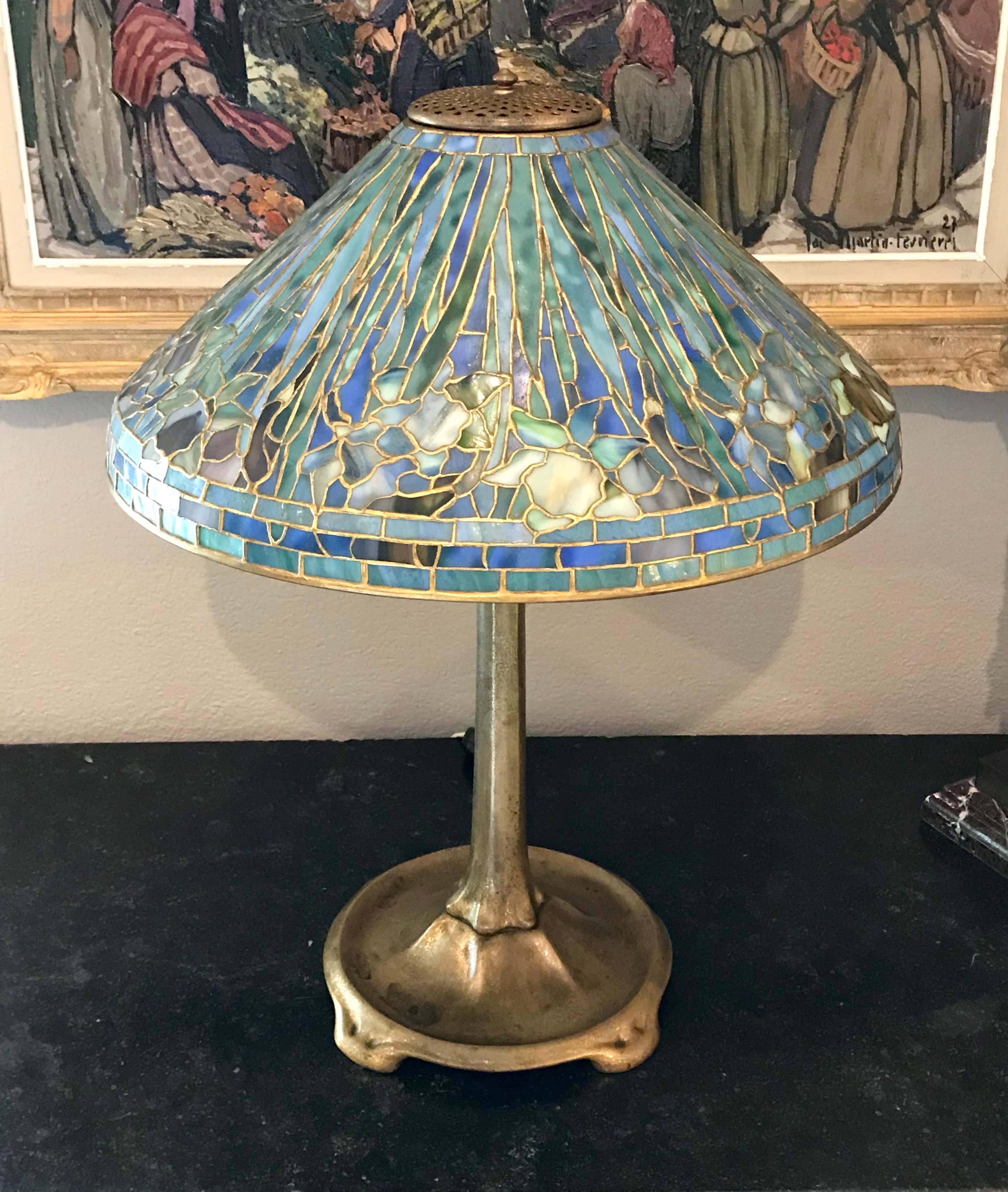 Lampe de table Daffodil Tiffany Studios Bon état - En vente à Dallas, TX