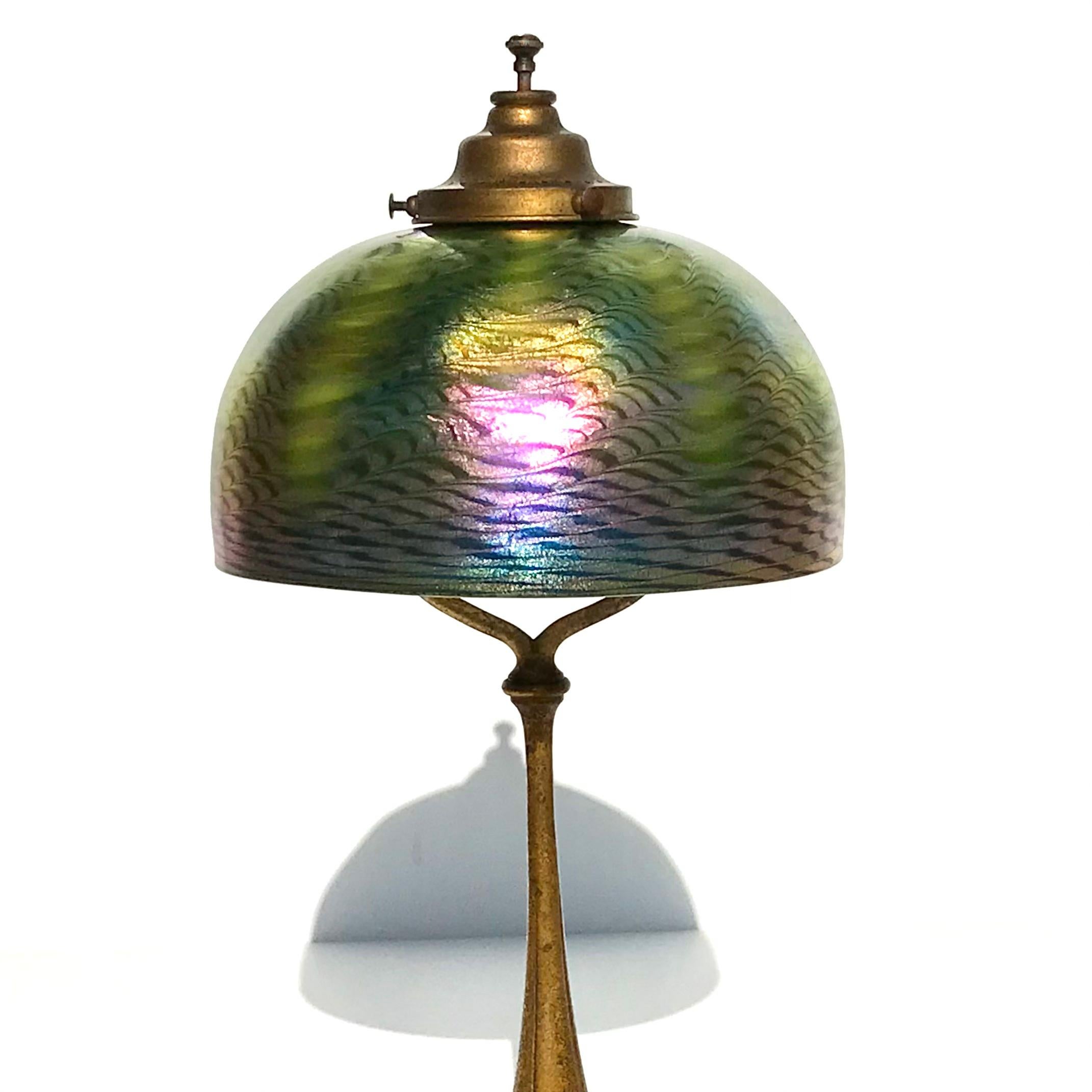 Tiffany Studios Damascene Gilt Bronze Lamp In Excellent Condition For Sale In Dallas, TX