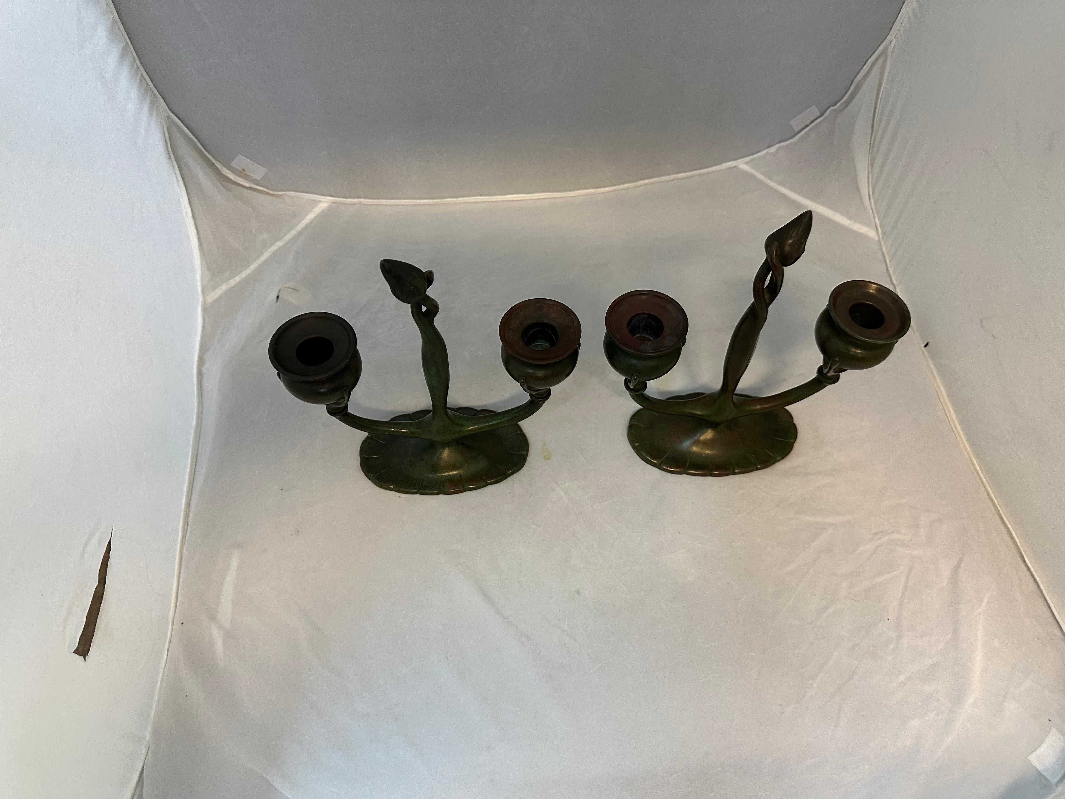 Candelabro de doble brazo Tiffany Studios en venta 3