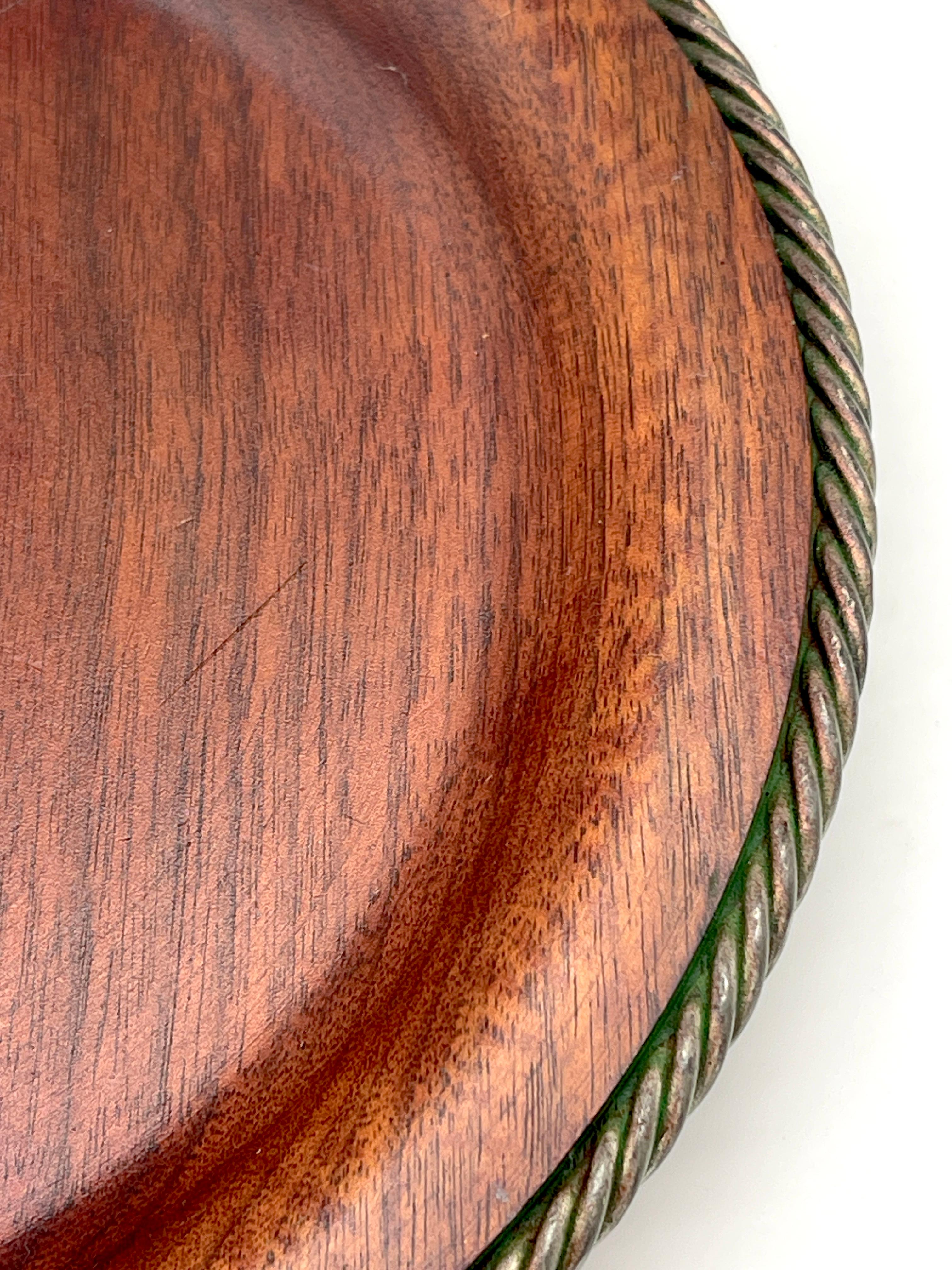 Americano Scarabeo in vetro Favrile di Tiffany Studios, Videopoche in legno con montatura in bronzo in vendita