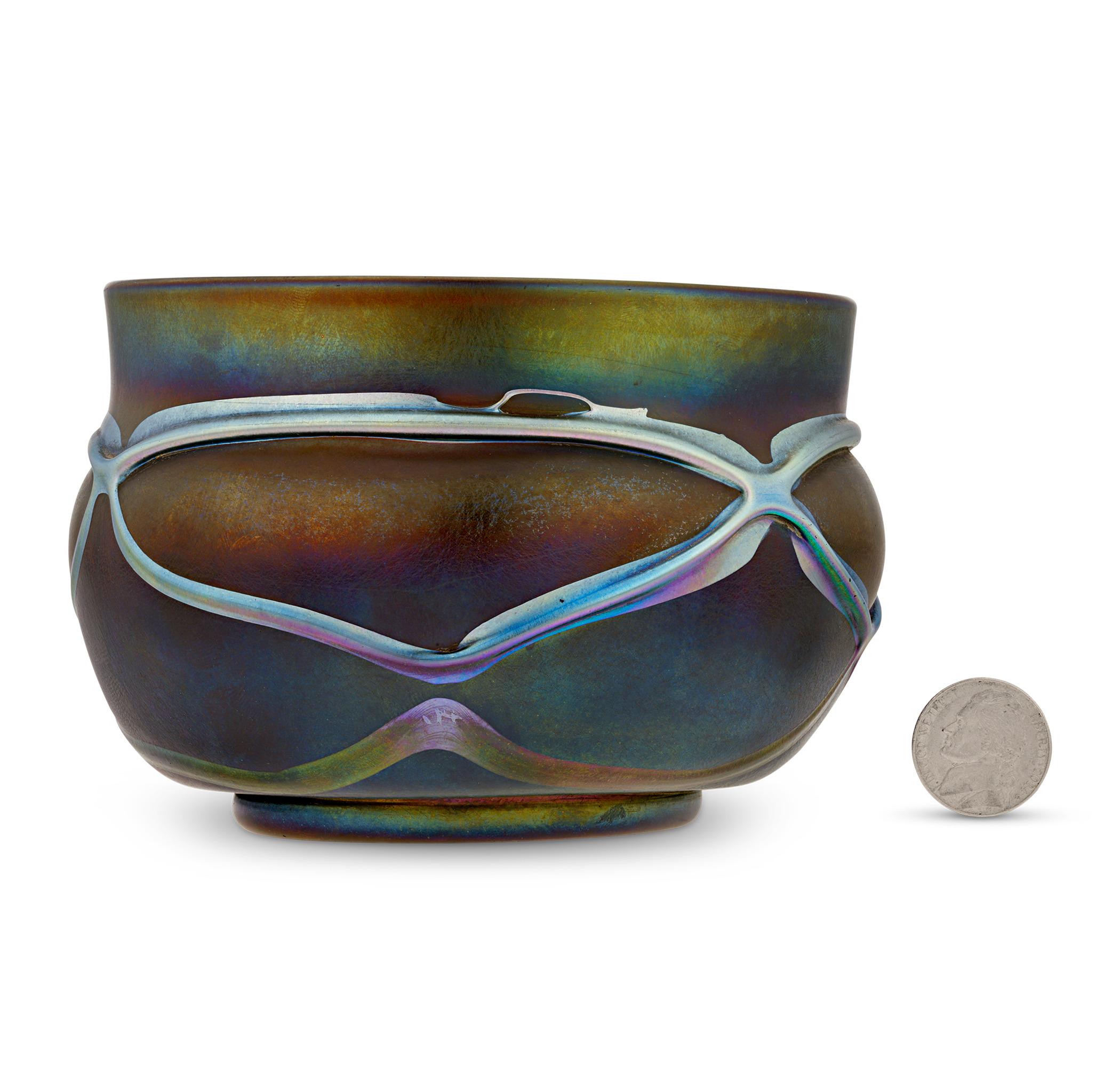 XX secolo Vaso in vetro Favrile Tiffany Studios in vendita
