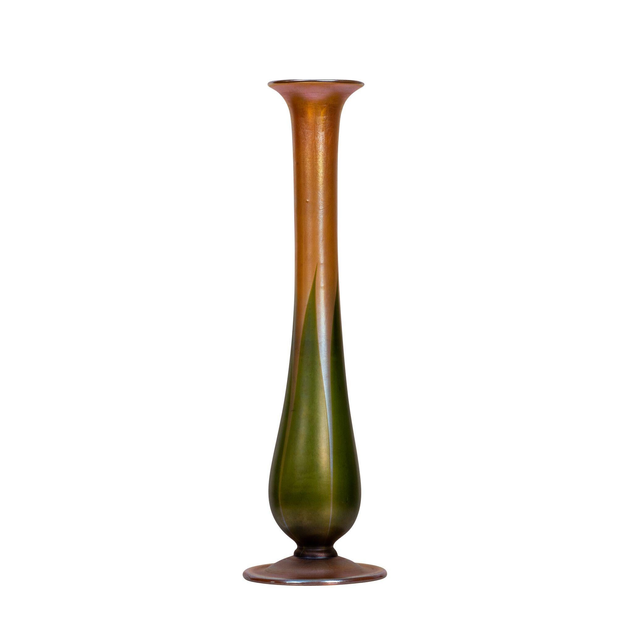Art Glass Tiffany Studios Fine Decorated Favrile Glass Vase Engraved L.C.Tiffany