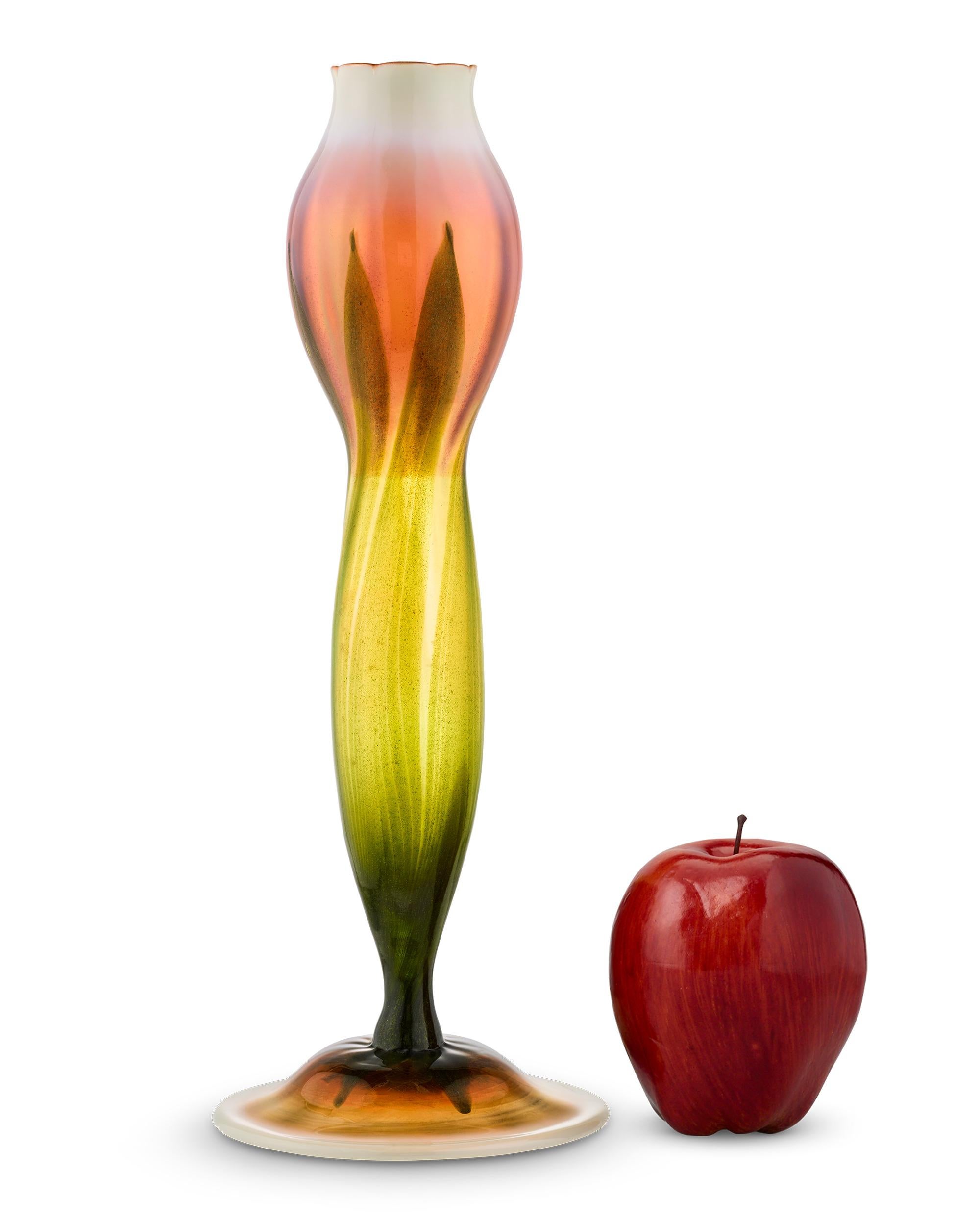 Vetro artistico Tiffany Studios Floriform Vase in vendita