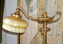 Tiffany Studios lampadaire Aladdin en bronze doré et favrile de Sibérie
