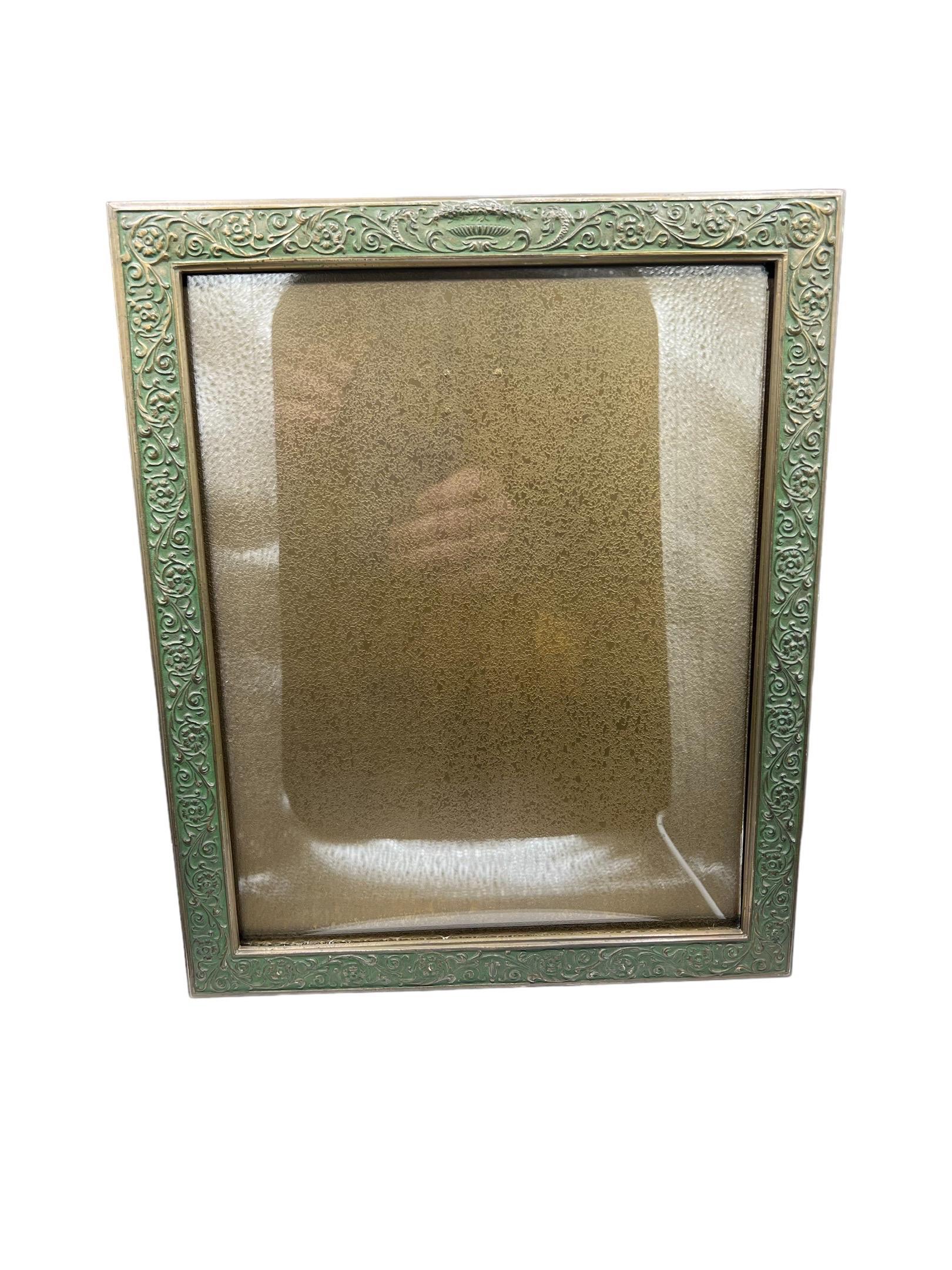 Tiffany Studios gilt-bronze picture frame, Stamped Tiffany Studios/NY/1611. For Sale 5