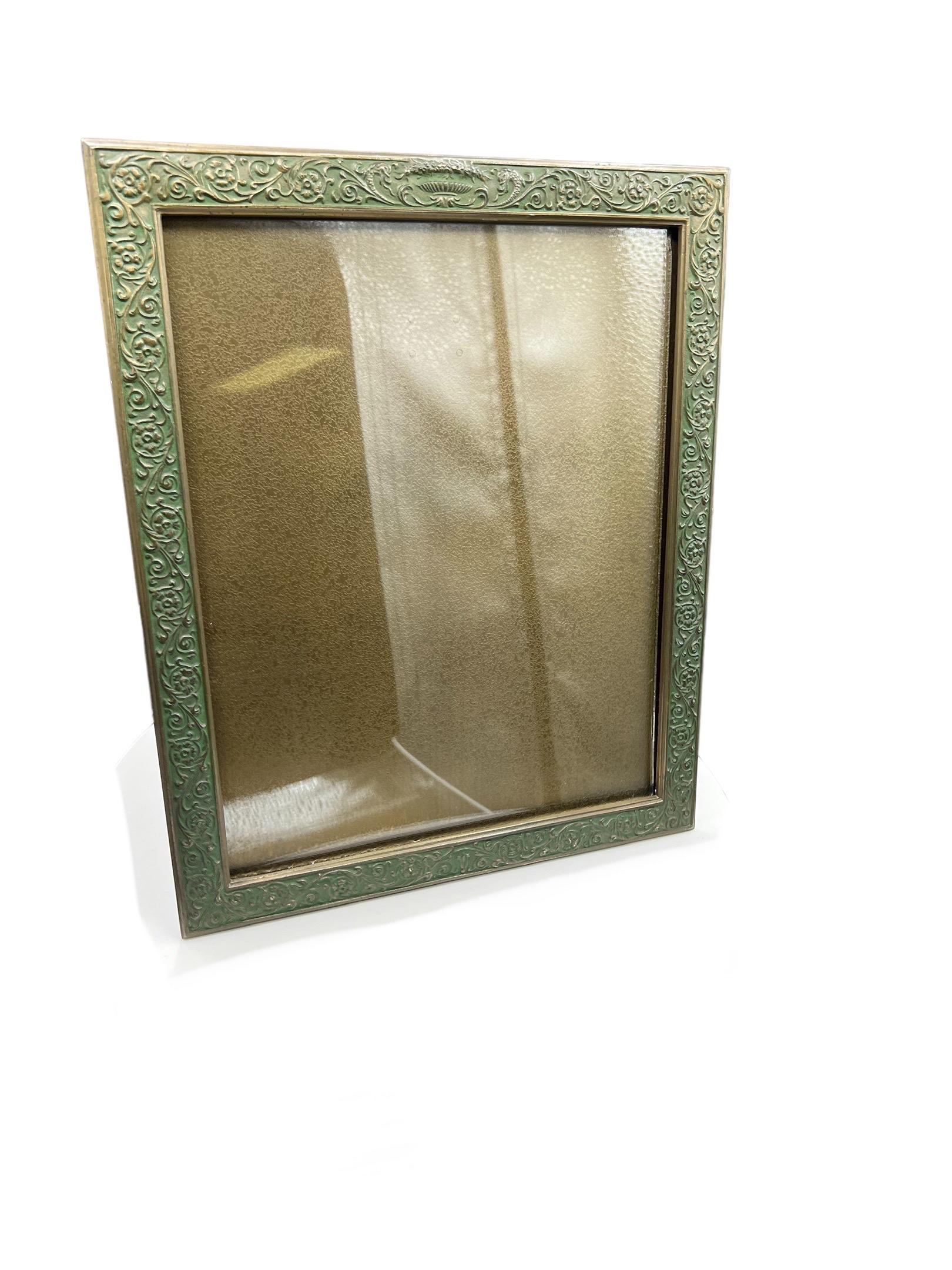 Belle Époque Tiffany Studios gilt-bronze picture frame, Stamped Tiffany Studios/NY/1611. For Sale