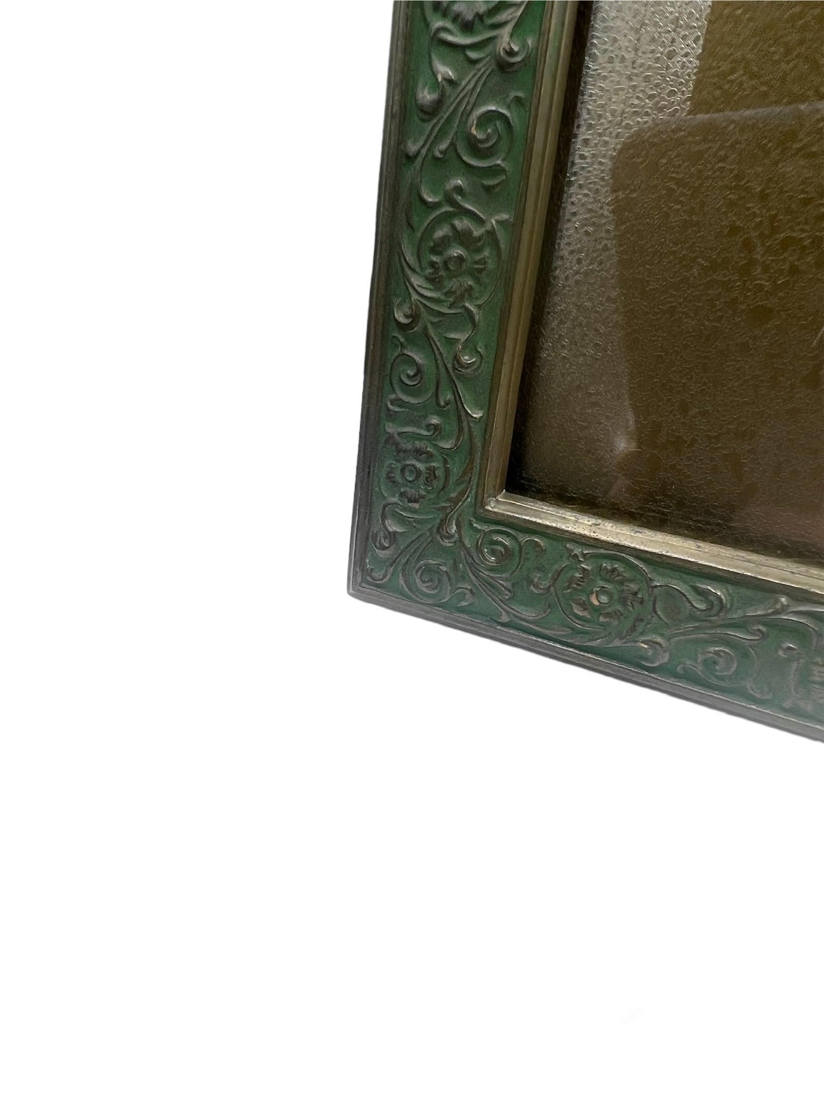 Tiffany Studios gilt-bronze picture frame, Stamped Tiffany Studios/NY/1611. For Sale 2