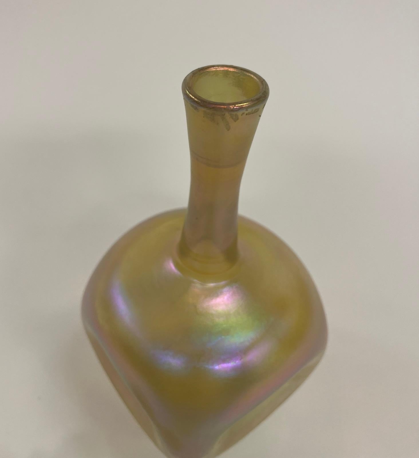 Tiffany studios Gold Iridescent Decanter with Stopper For Sale 1