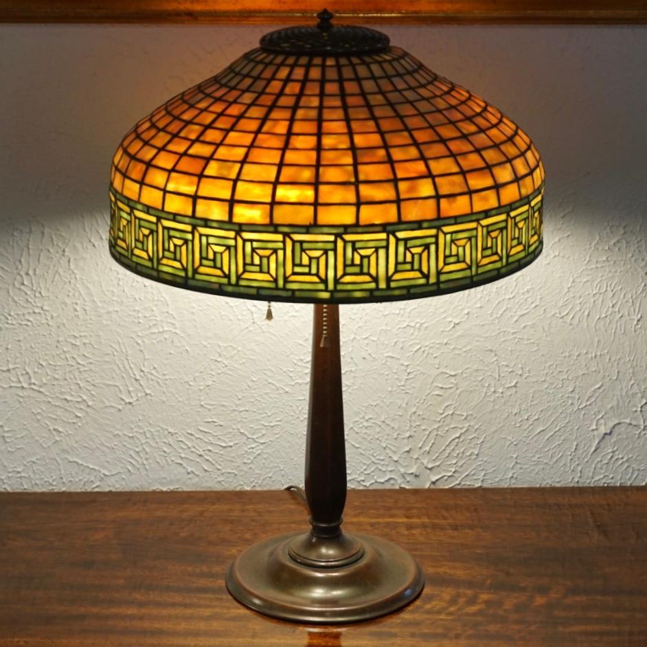 Art Nouveau Tiffany Studios Greek Key Table Lamp For Sale