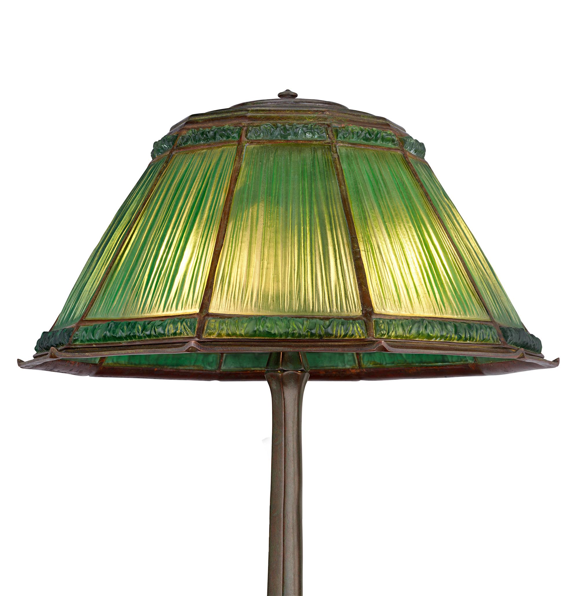 Tiffany Studios Green Linenfold Lamp Art Nouveau en venta