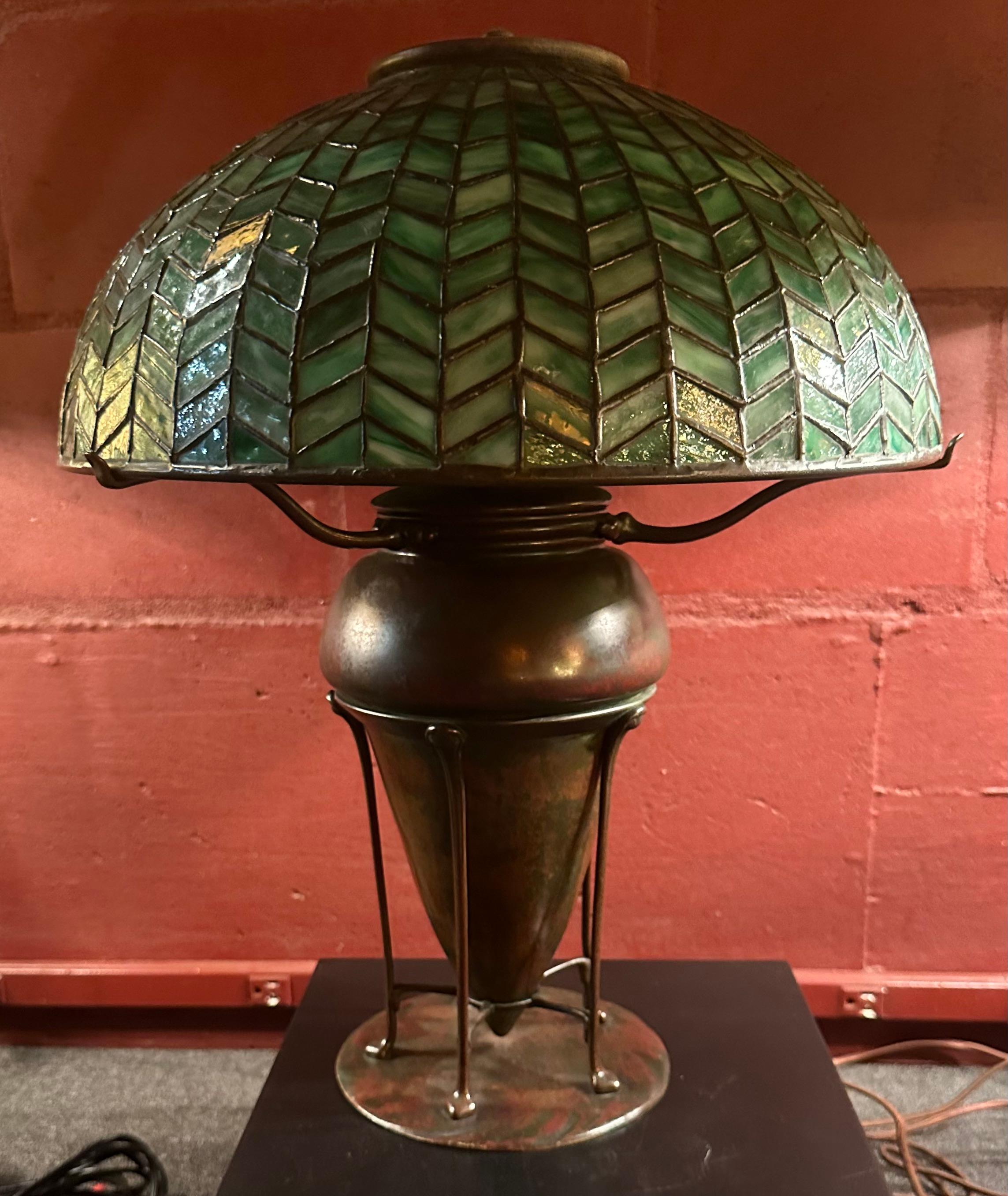 Art Nouveau Tiffany Studios Herringbone (Zipper) Table Lamp For Sale