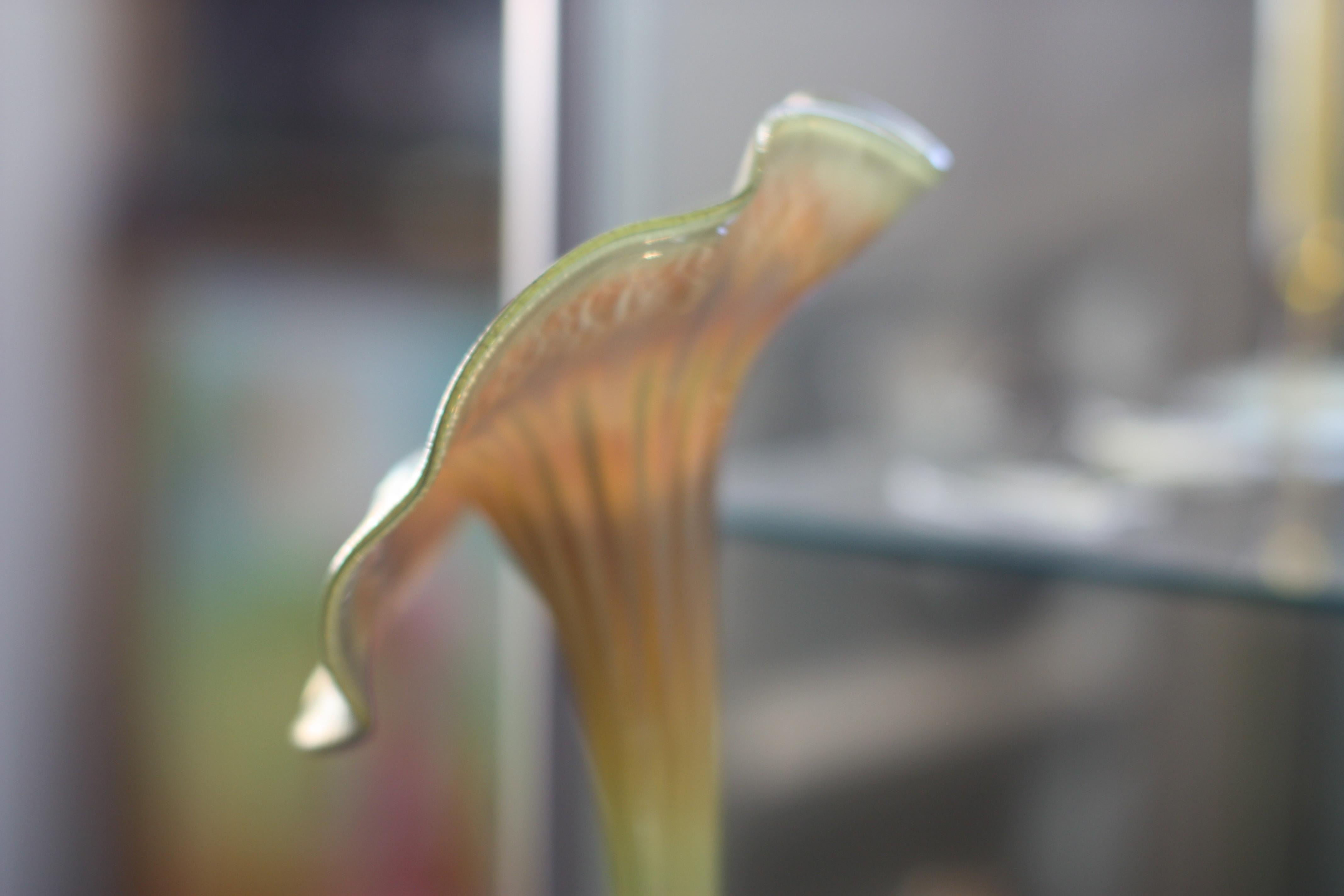 Vase en verre Tiffany Studios en forme de fleur en favrile « Jack-in-the-pulpit » en vente 7