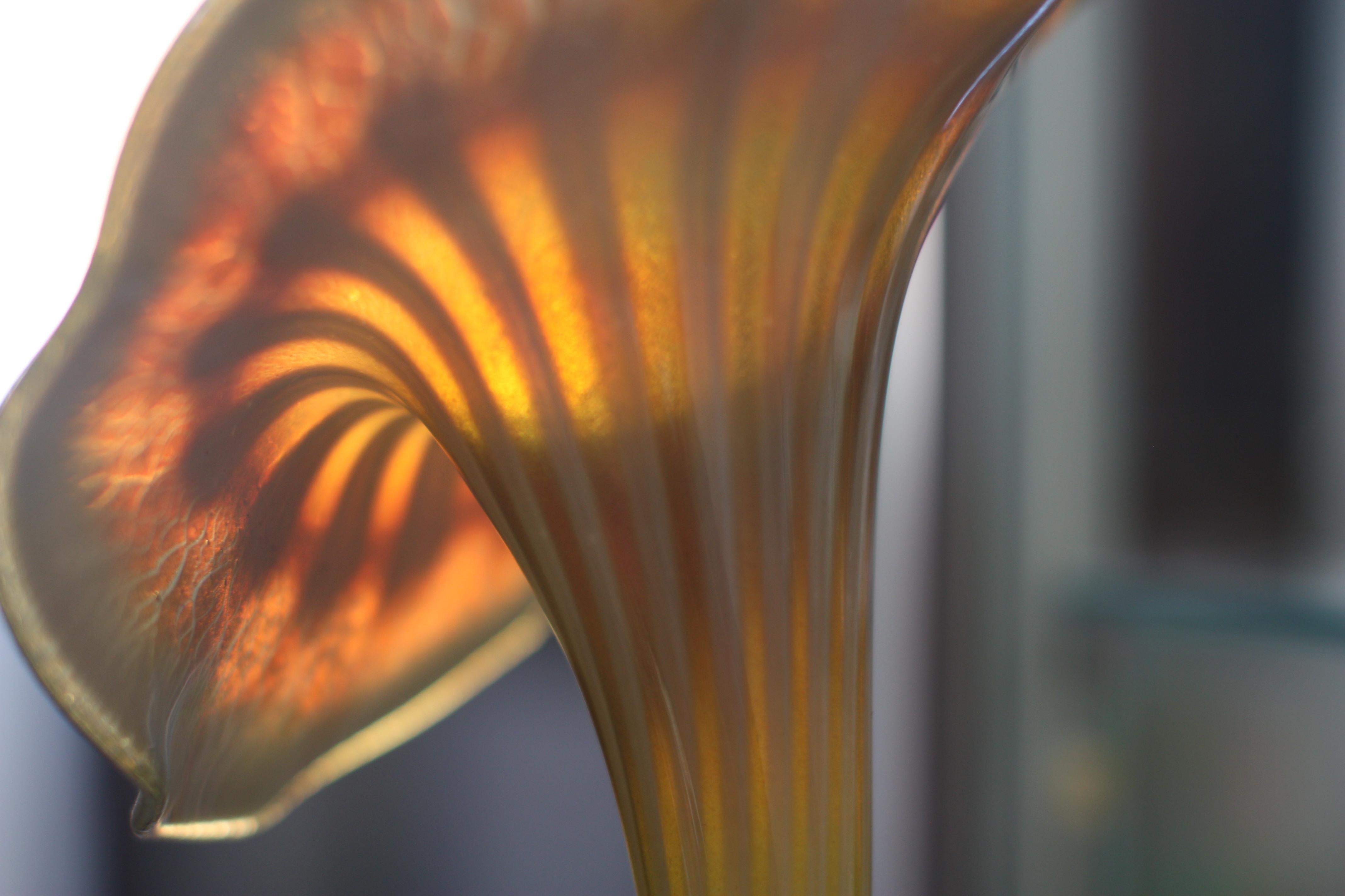 Vase en verre Tiffany Studios en forme de fleur en favrile « Jack-in-the-pulpit » en vente 9