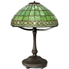 Tiffany Studios Jeweled Colonial lampe de table