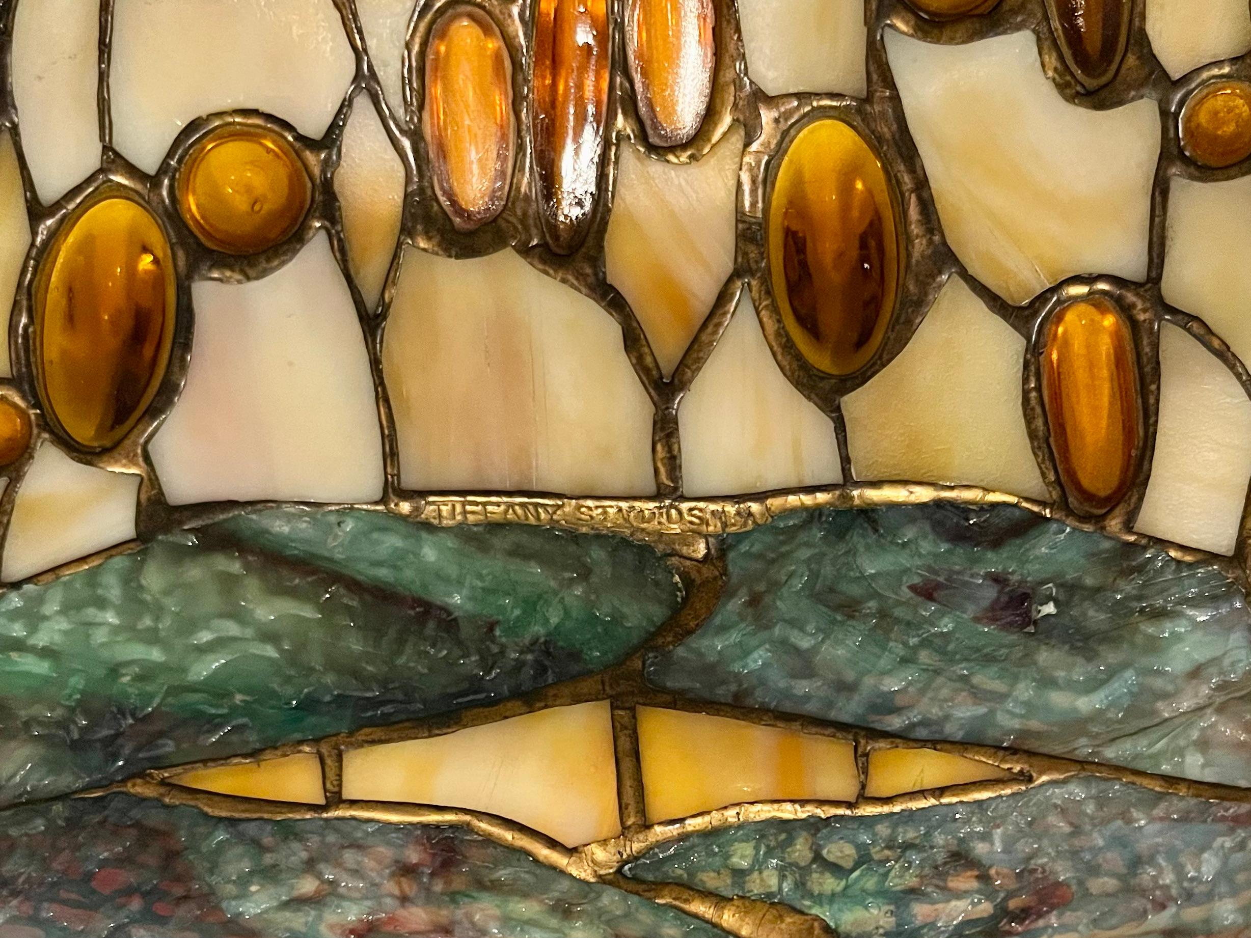 Bronze Tiffany Studios lampe de bureau libellule à tête de dragon ornée de bijoux en vente