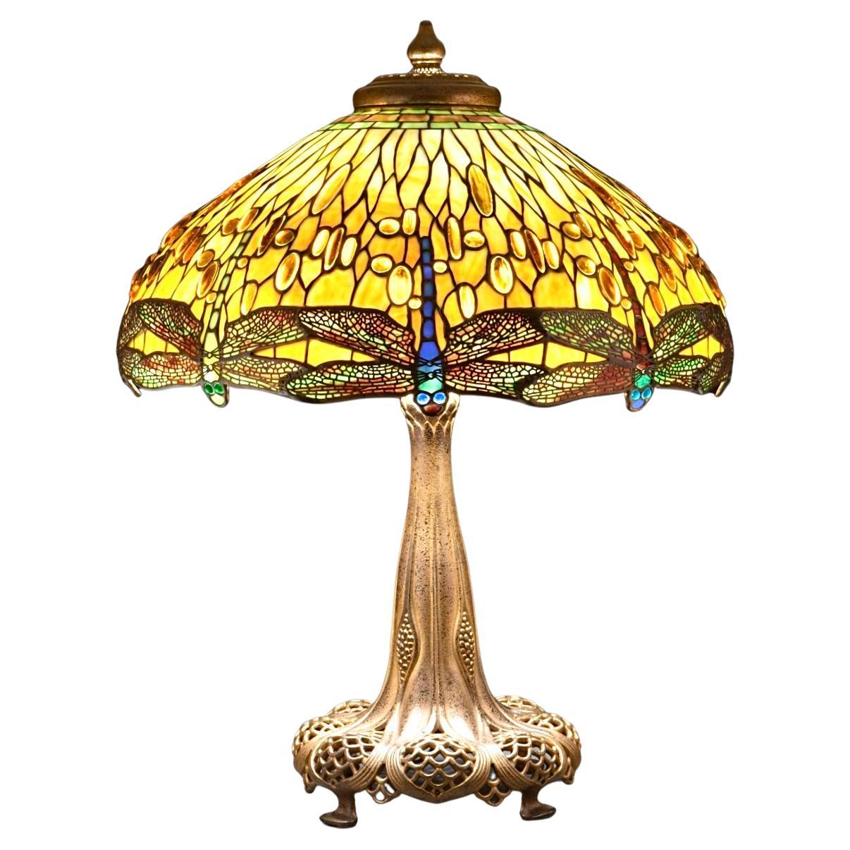 Tiffany Studios Lámpara de sobremesa libélula con cabeza de gota enjoyada