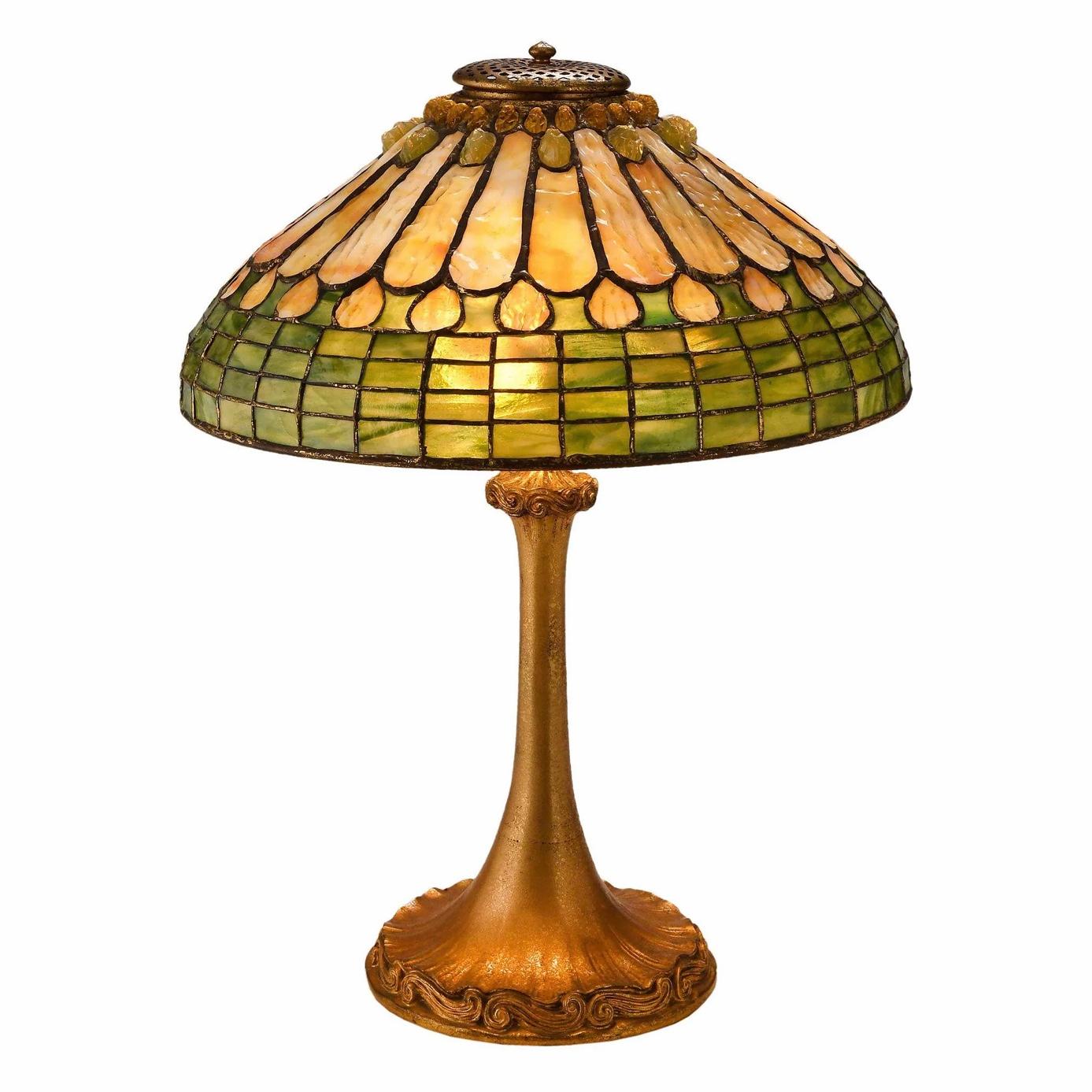 Art nouveau Lampe de table à plumes Jewell Studios. en vente