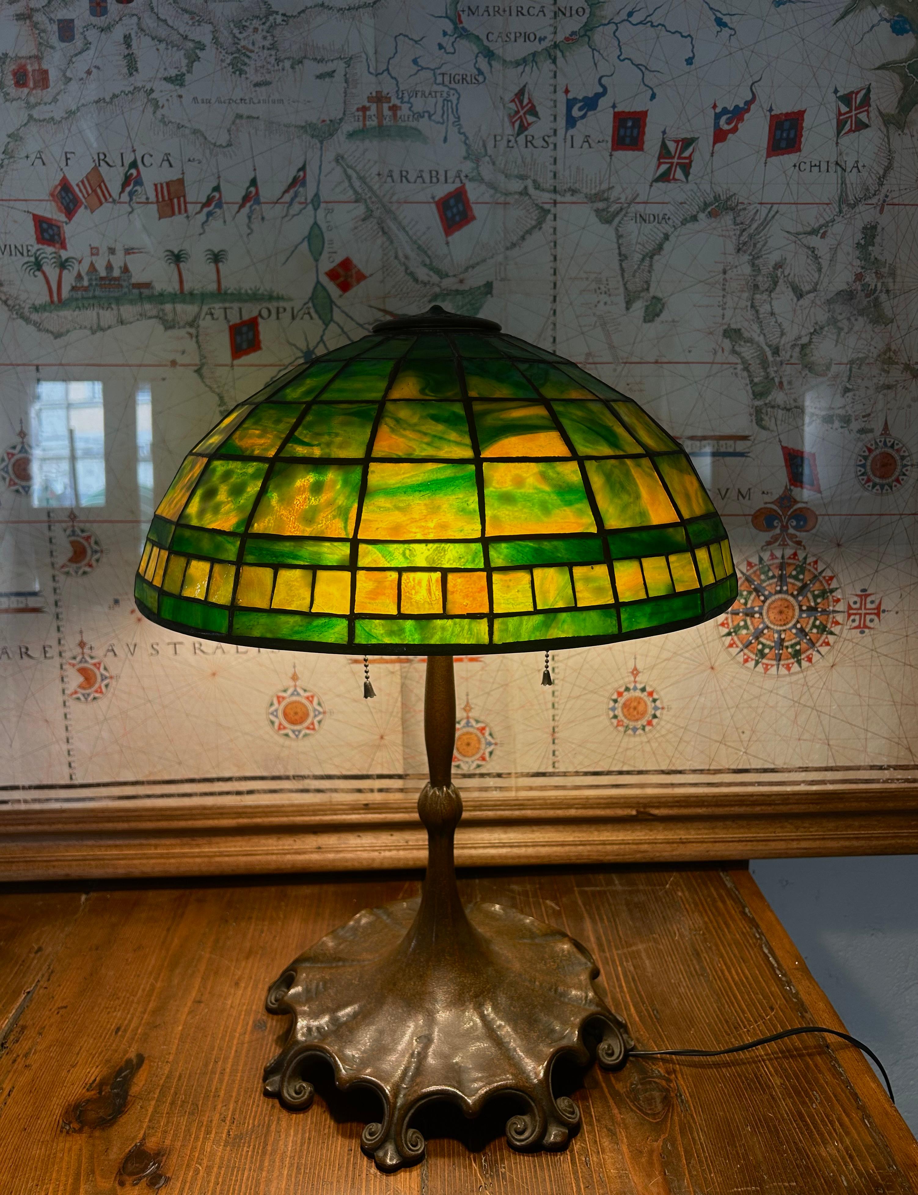 Lampe de Tiffany Studios modèle 425 en vente 5