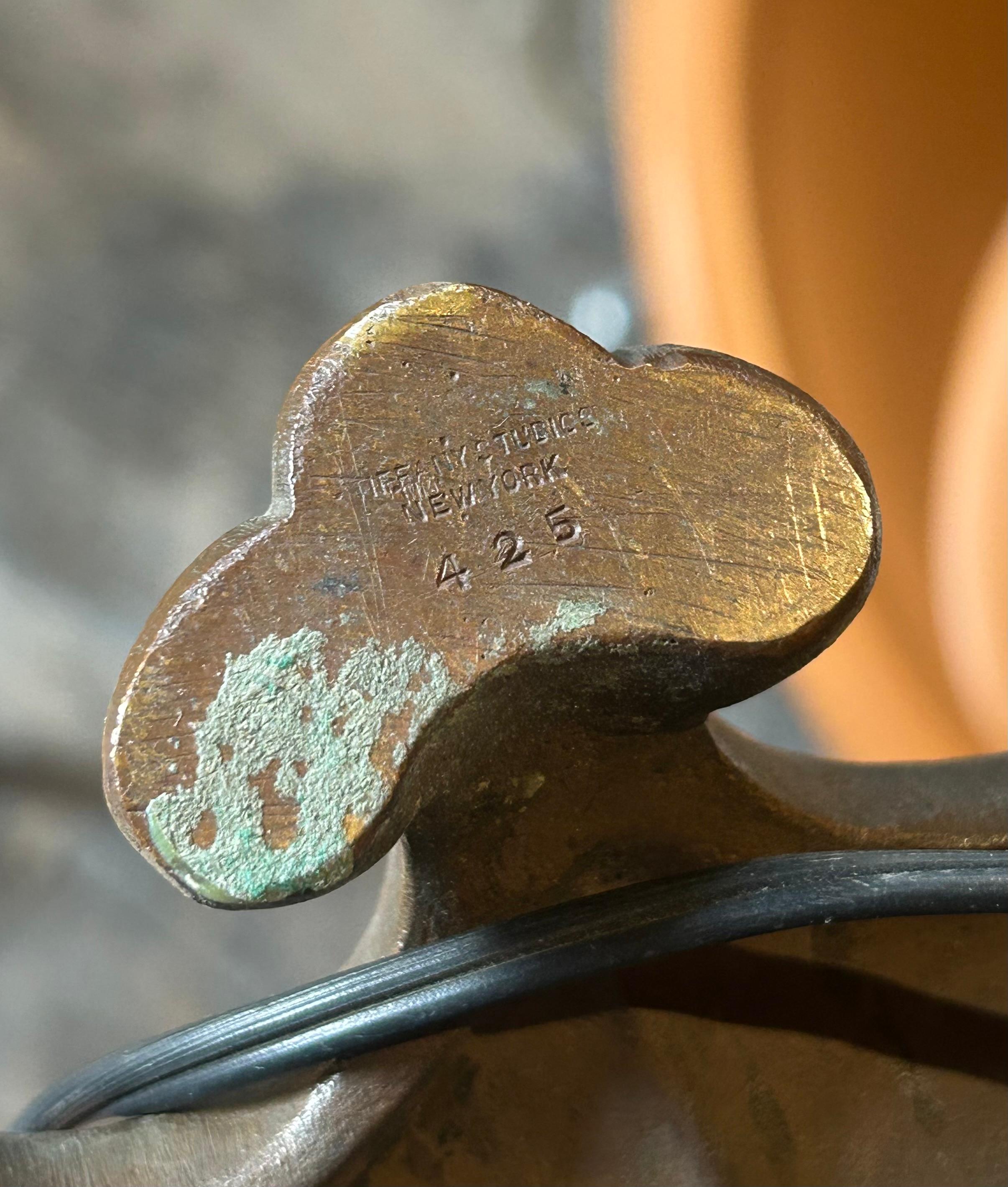 Lampe de Tiffany Studios modèle 425 en vente 8