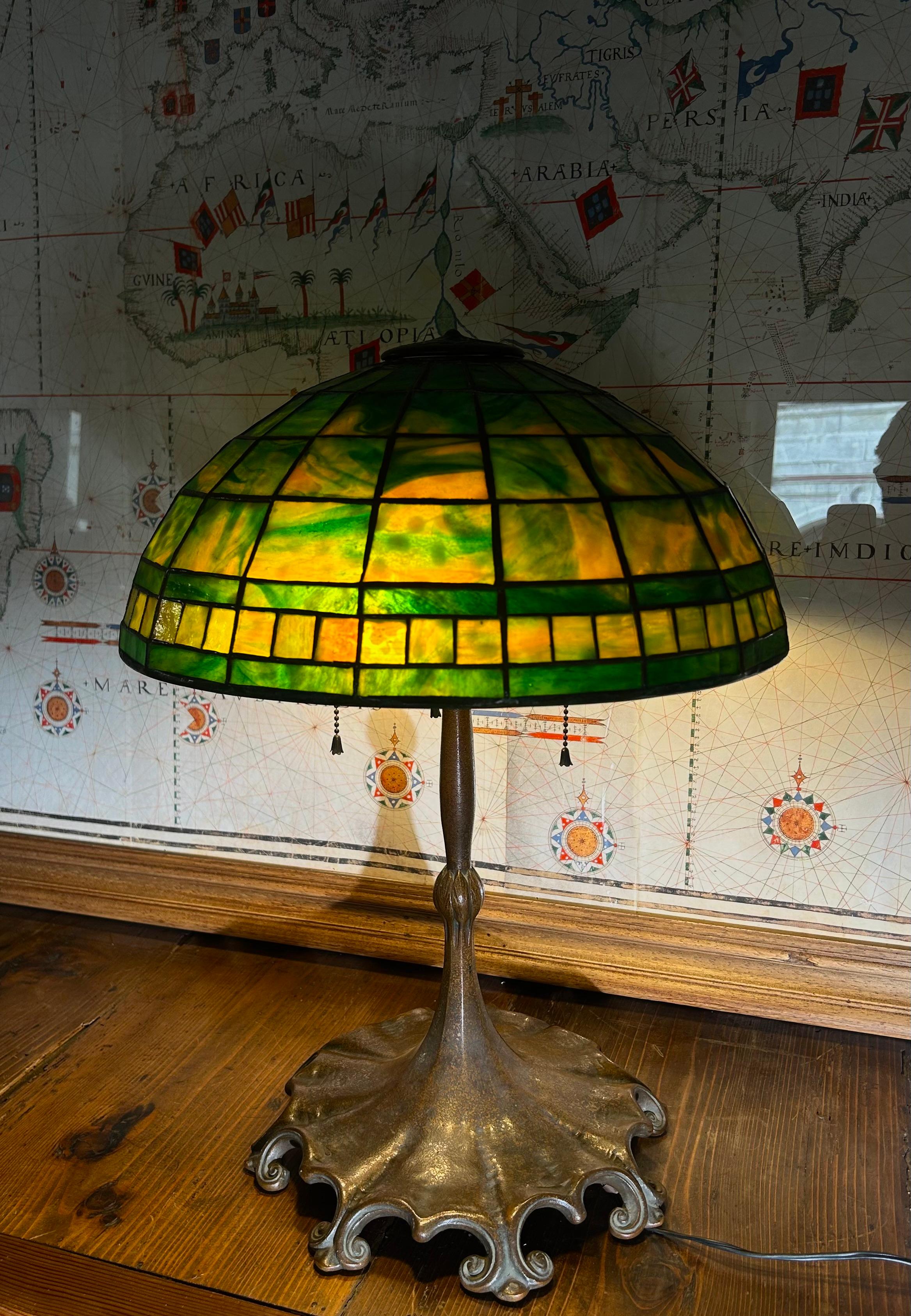 Début du 20ème siècle Lampe de Tiffany Studios modèle 425 en vente