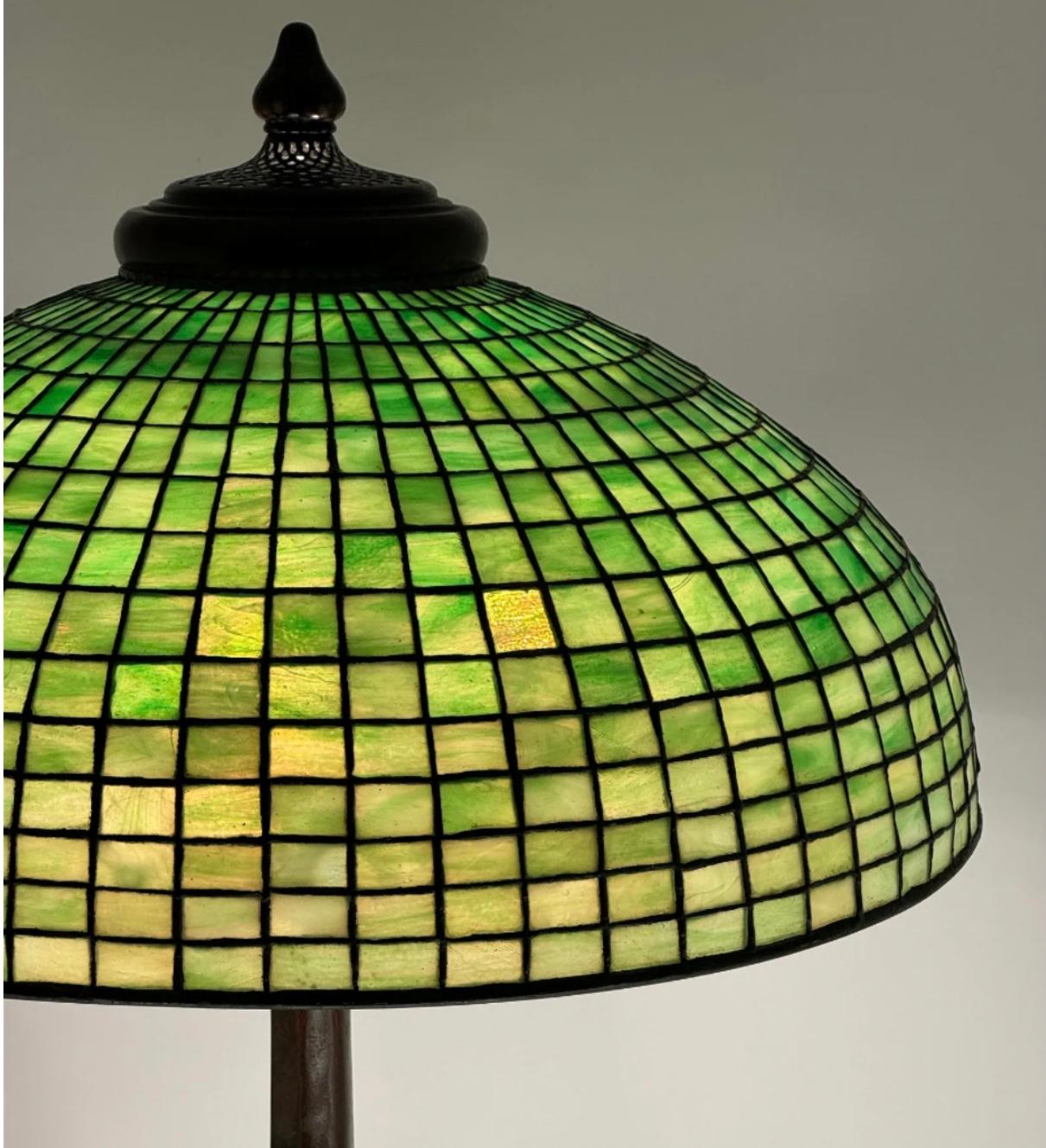 Art Nouveau Tiffany Studios Large Green Geometric table Lamp For Sale