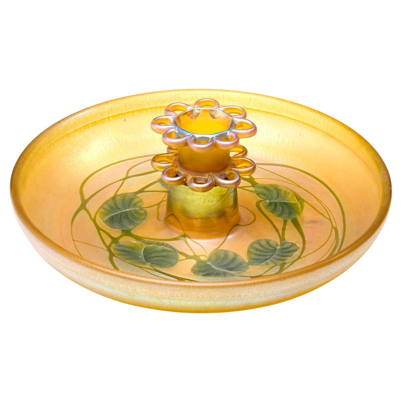 Tiffany Studios “Leaf and Vine” Favrile Glass Flower Bowl Centerpiece with Frog For Sale