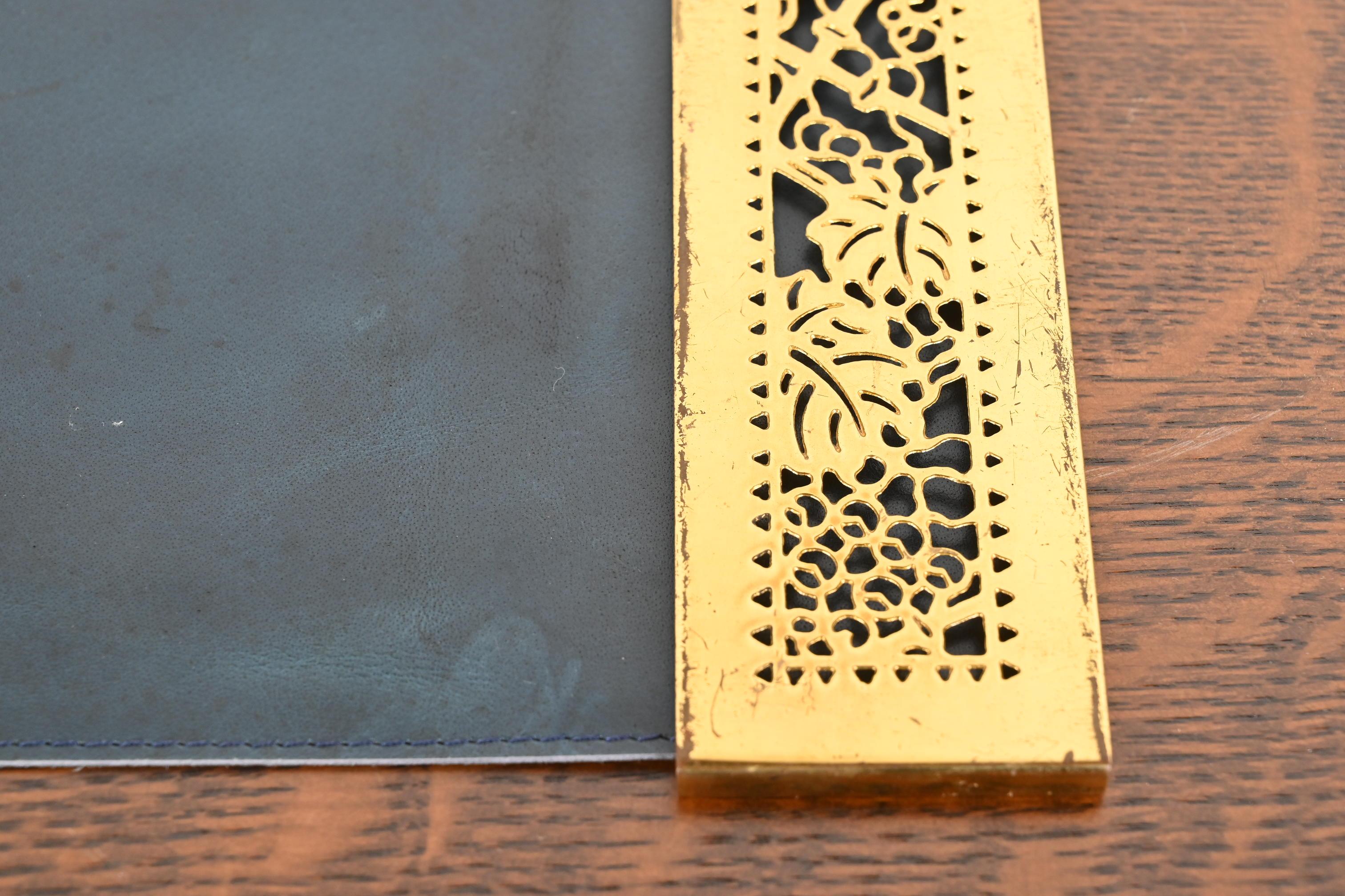 Tiffany Studios New Grapevine Bronze Doré Blotter Ends Con Blotter da tavolo in pelle in vendita 3
