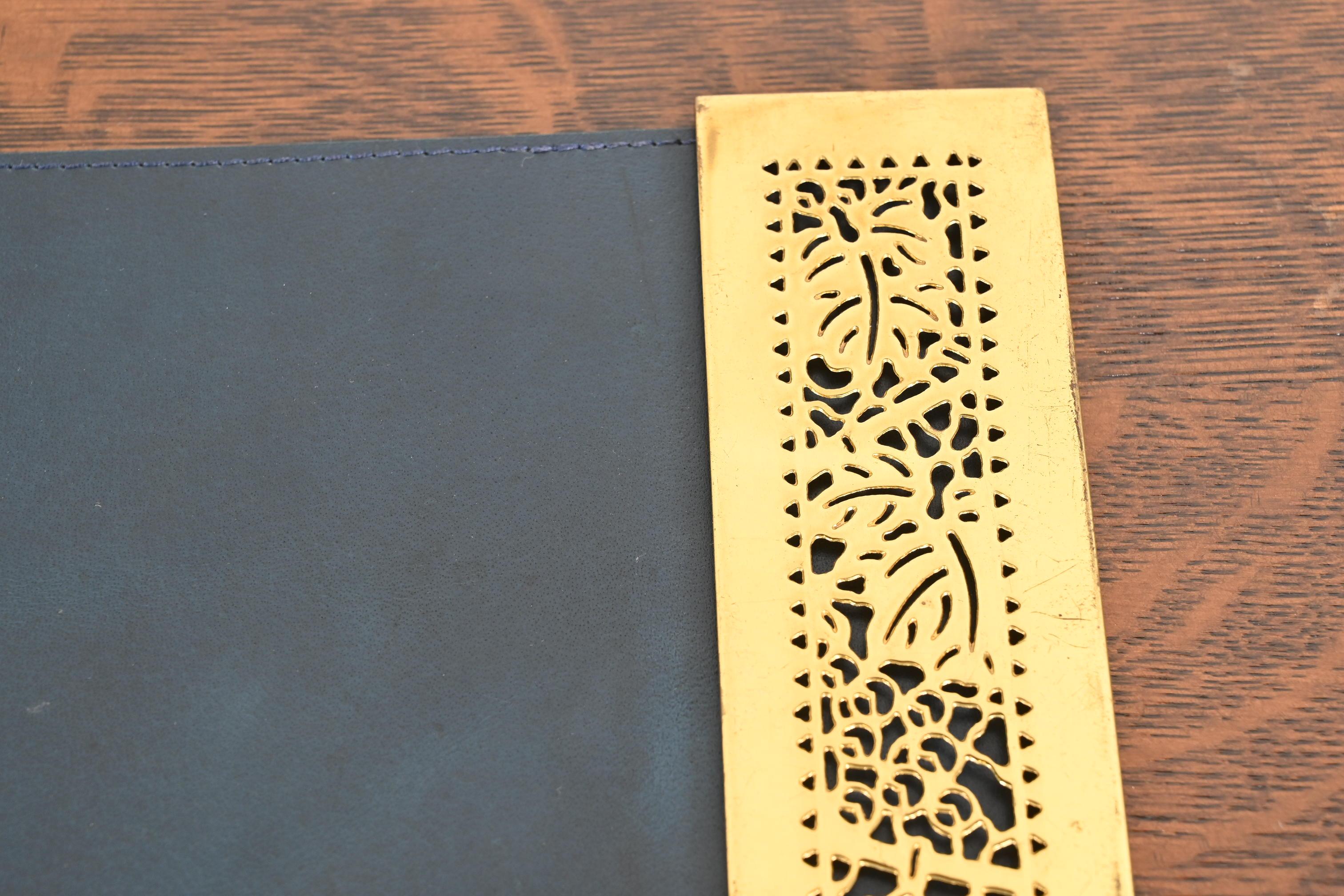 Tiffany Studios New Grapevine Bronze Doré Blotter Ends Con Blotter da tavolo in pelle in vendita 2