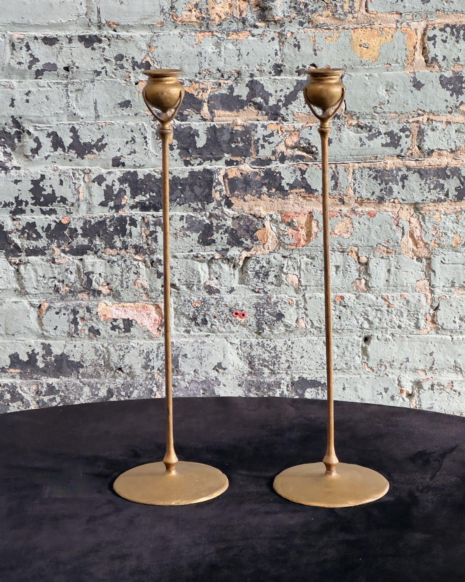 Américain Tiffany Studios New York 1213 chandeliers en bronze doré en vente