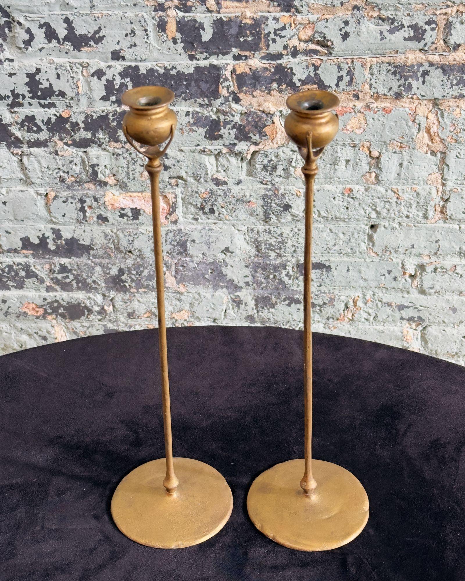 Début du 20ème siècle Tiffany Studios New York 1213 chandeliers en bronze doré en vente