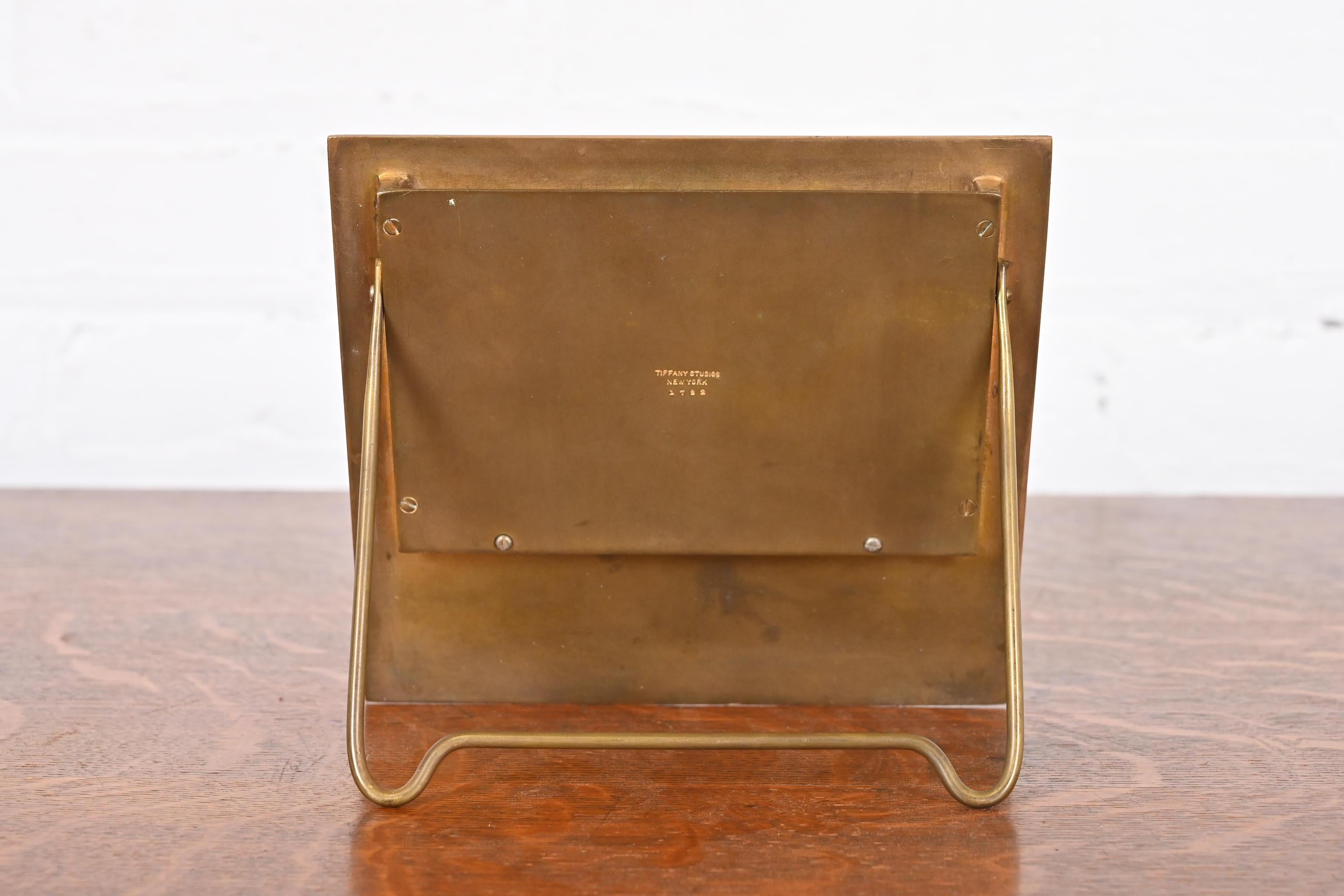 Tiffany Studios New York Adam Bronze Doré Schreibtisch Kalenderrahmen oder Bilderrahmen im Angebot 7