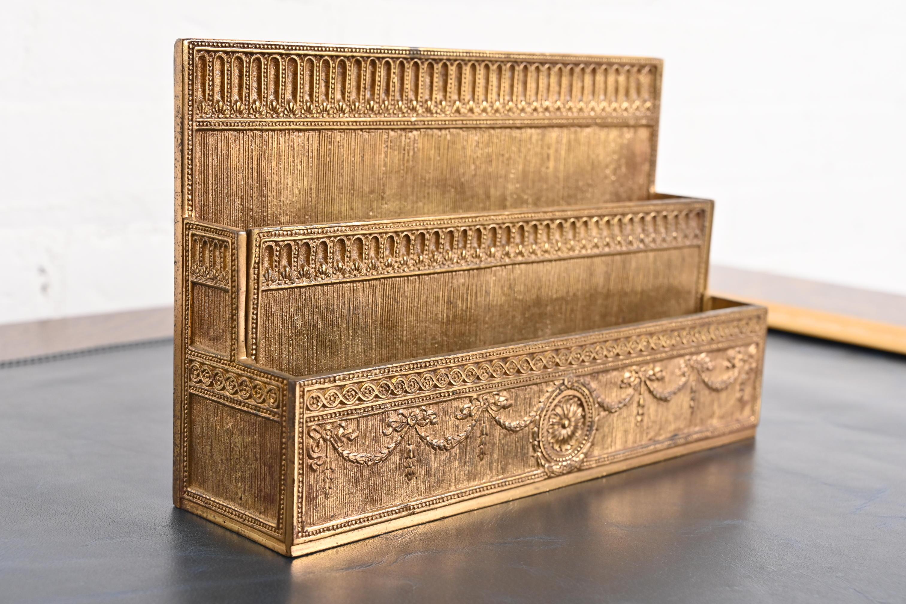 Tiffany Studios New York Adam Bronze Doré Briefständer im Angebot 1