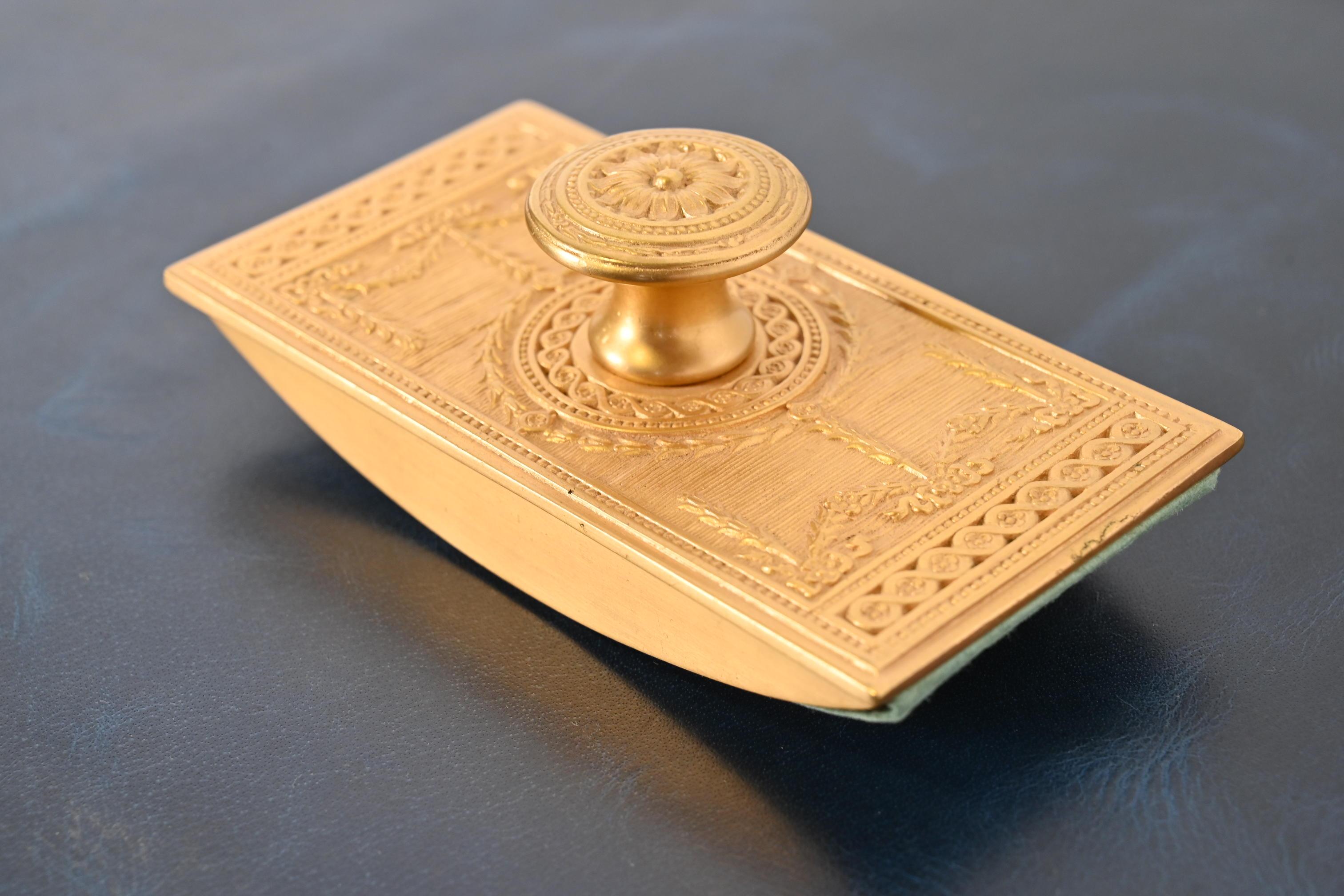 Tiffany Studios New York Adam Bronze Doré Rocker Blotter im Zustand „Gut“ im Angebot in South Bend, IN