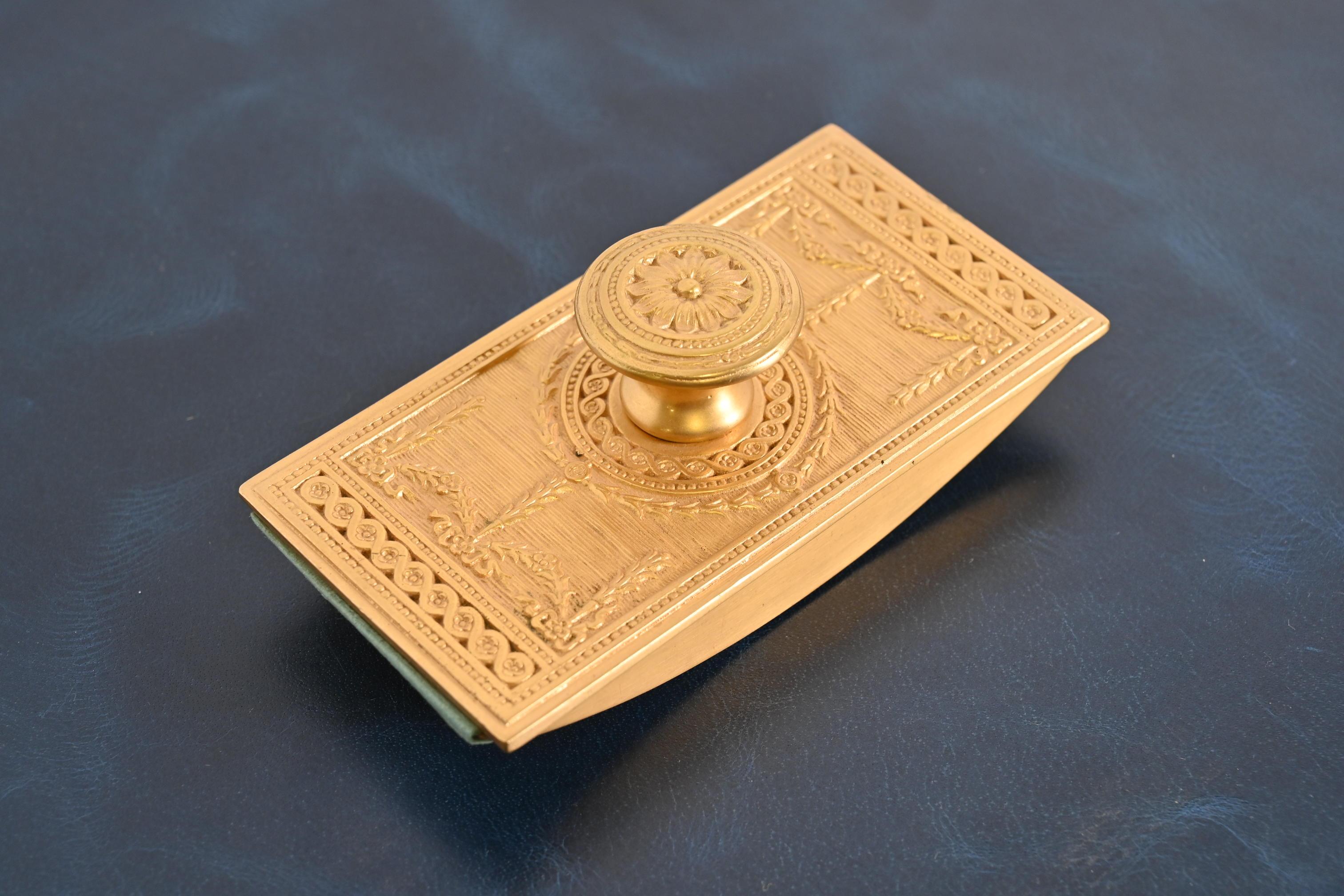 Tiffany Studios New York Adam Bronze Doré Rocker Blotter (20. Jahrhundert) im Angebot