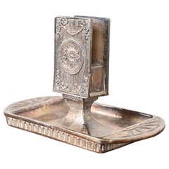 Portafiammiferi in bronzo di Tiffany Studios New York Adams