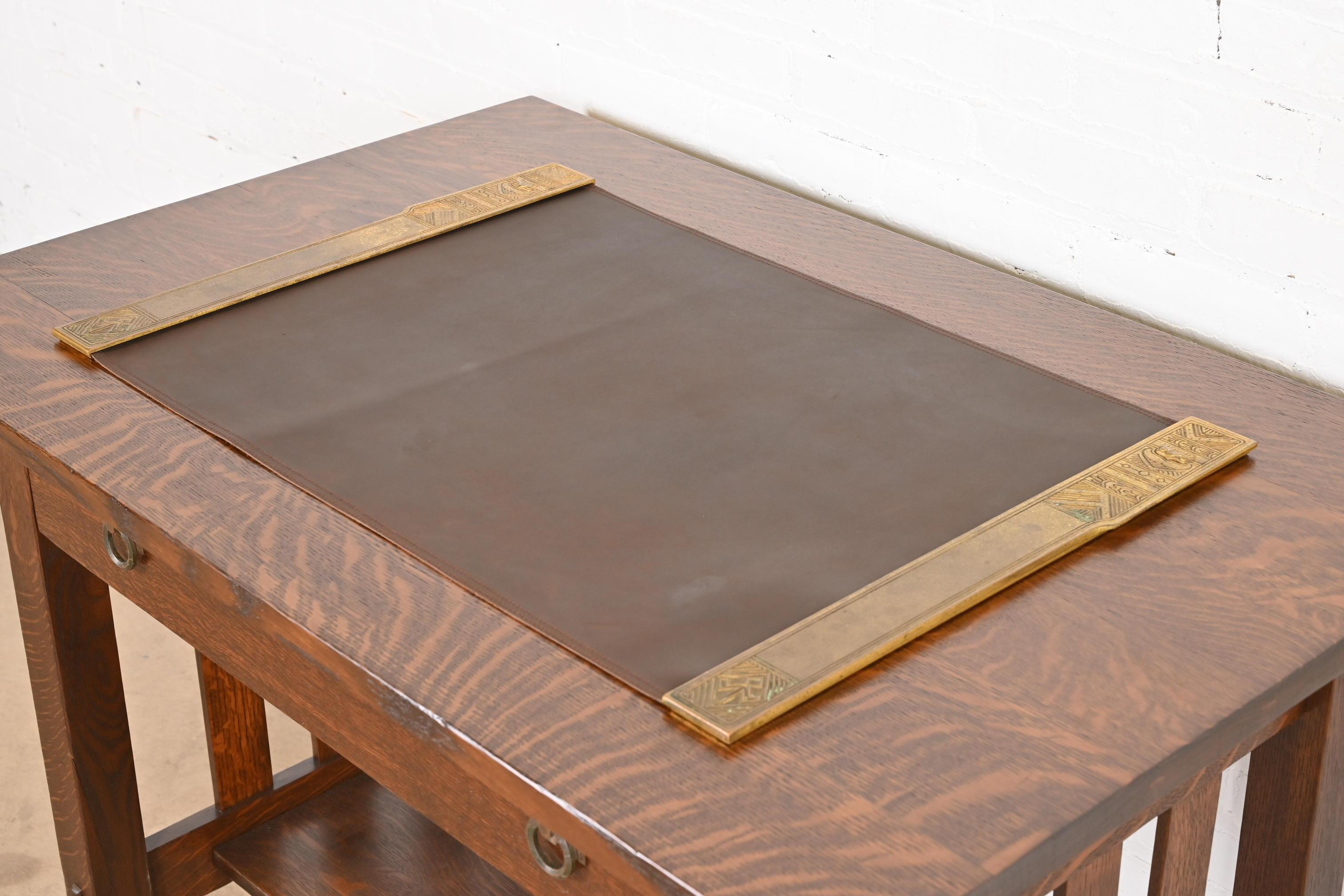 Tiffany Studios New York American Indian Bronze Blotter Ends & Leather Desk Pad In Good Condition For Sale In South Bend, IN