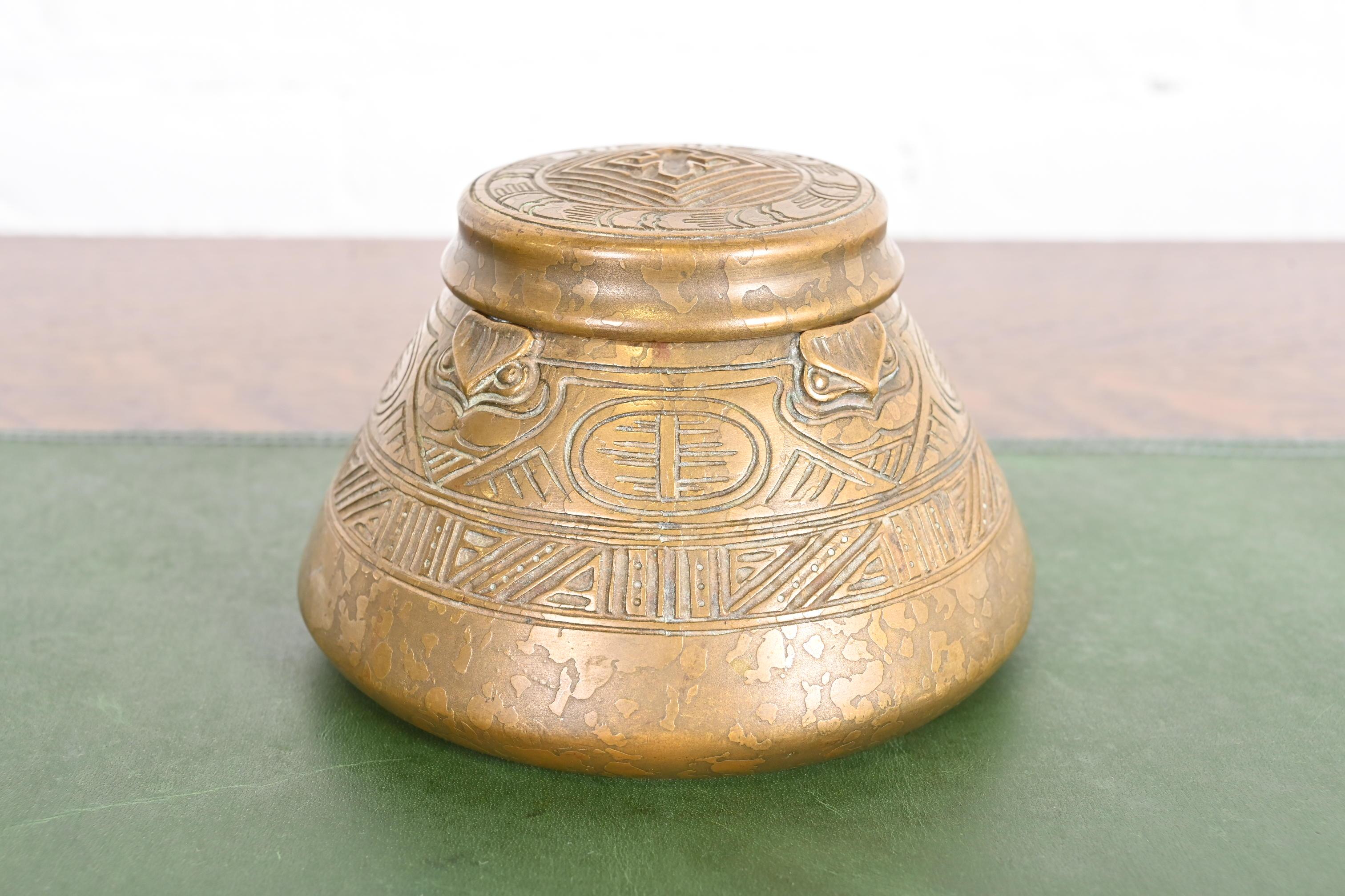 Americano Calamaio Doré in bronzo degli Indiani d'America di Tiffany Studios New York in vendita