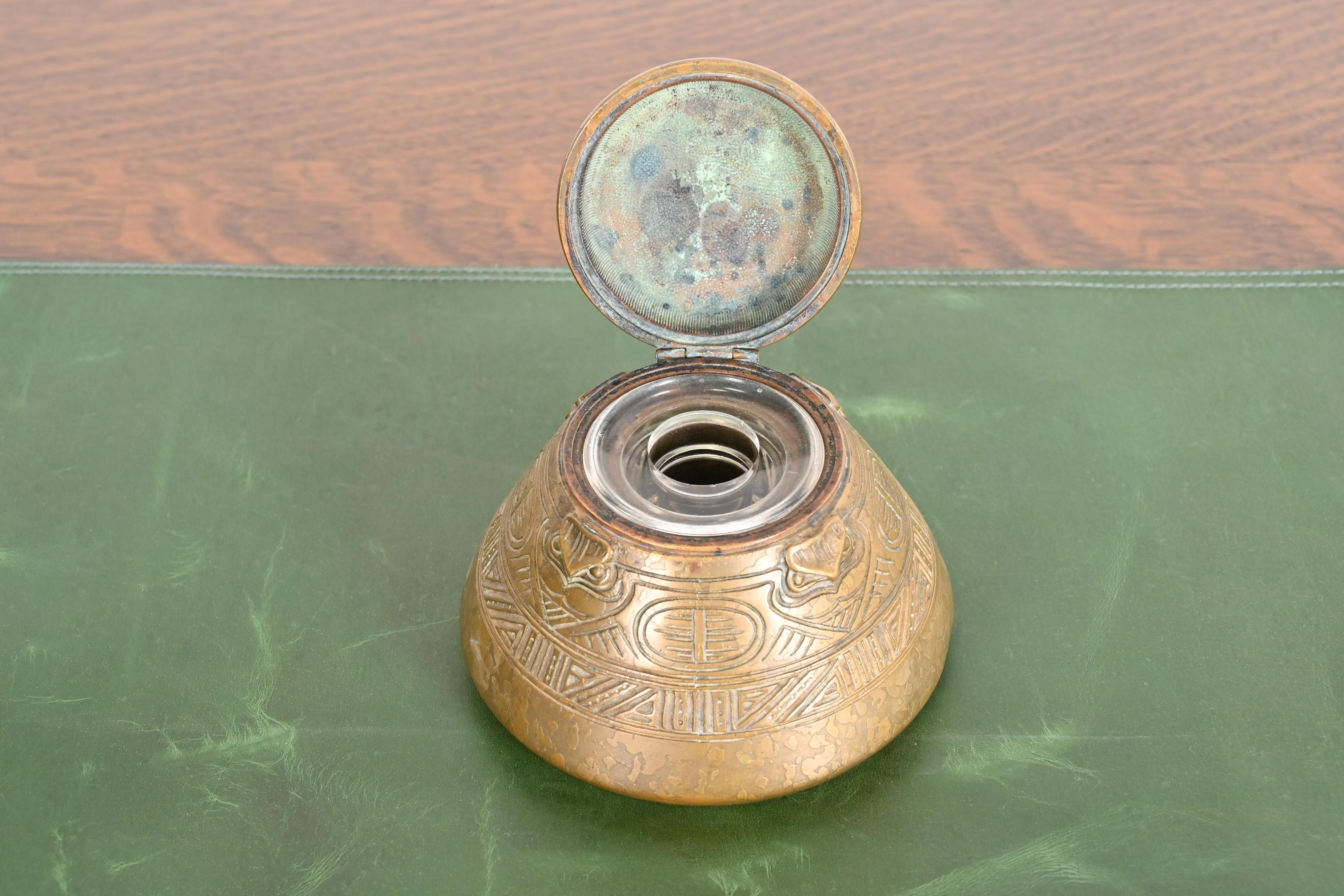 Calamaio Doré in bronzo degli Indiani d'America di Tiffany Studios New York in vendita 1