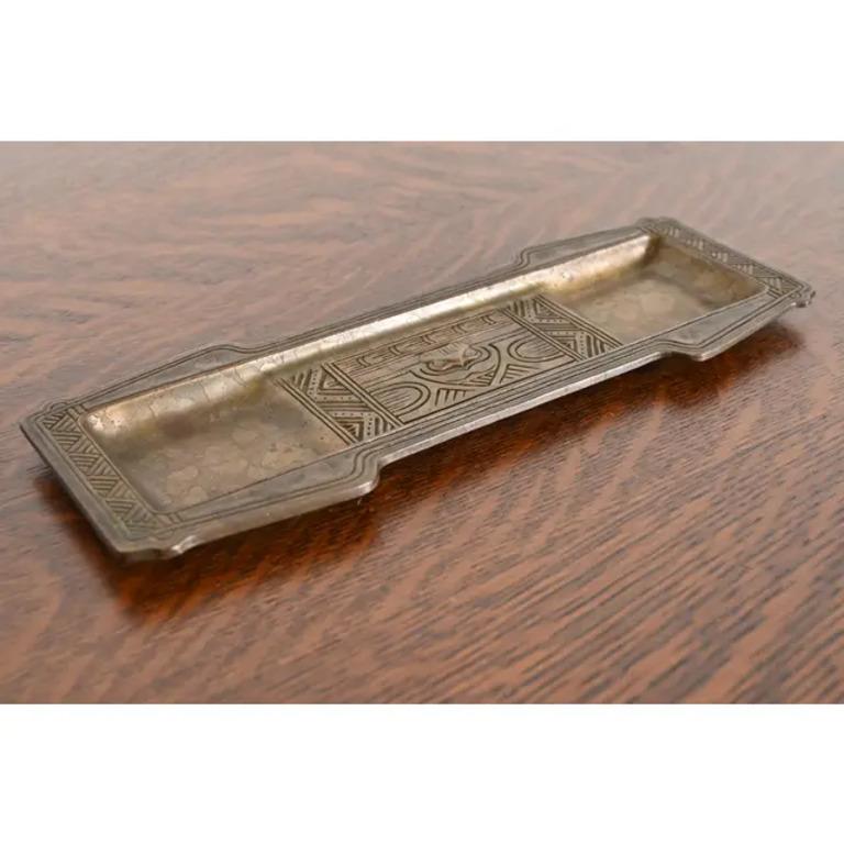 Tiffany Studios New York Indianer Bronze Stifttablett (amerikanisch) im Angebot